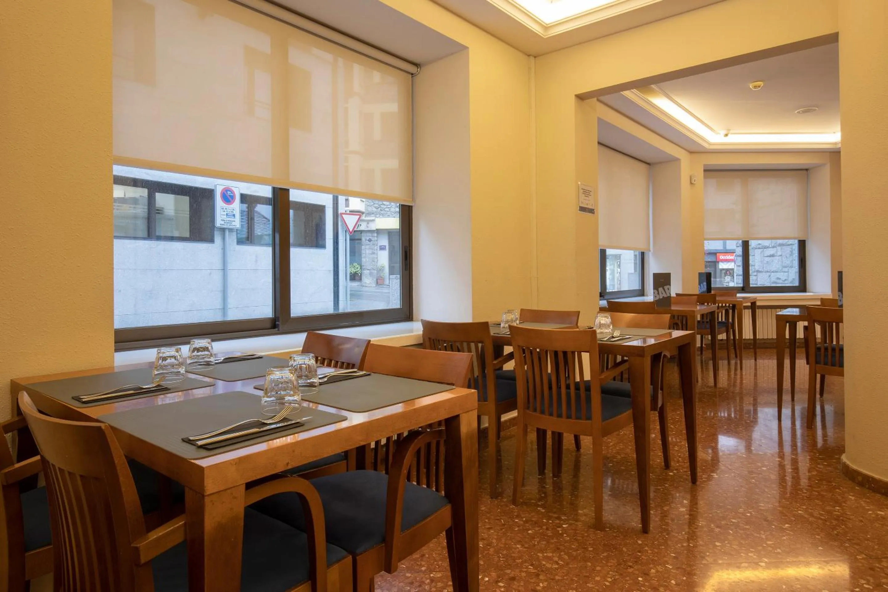 Lounge or bar in Hotel Oros by Nexta