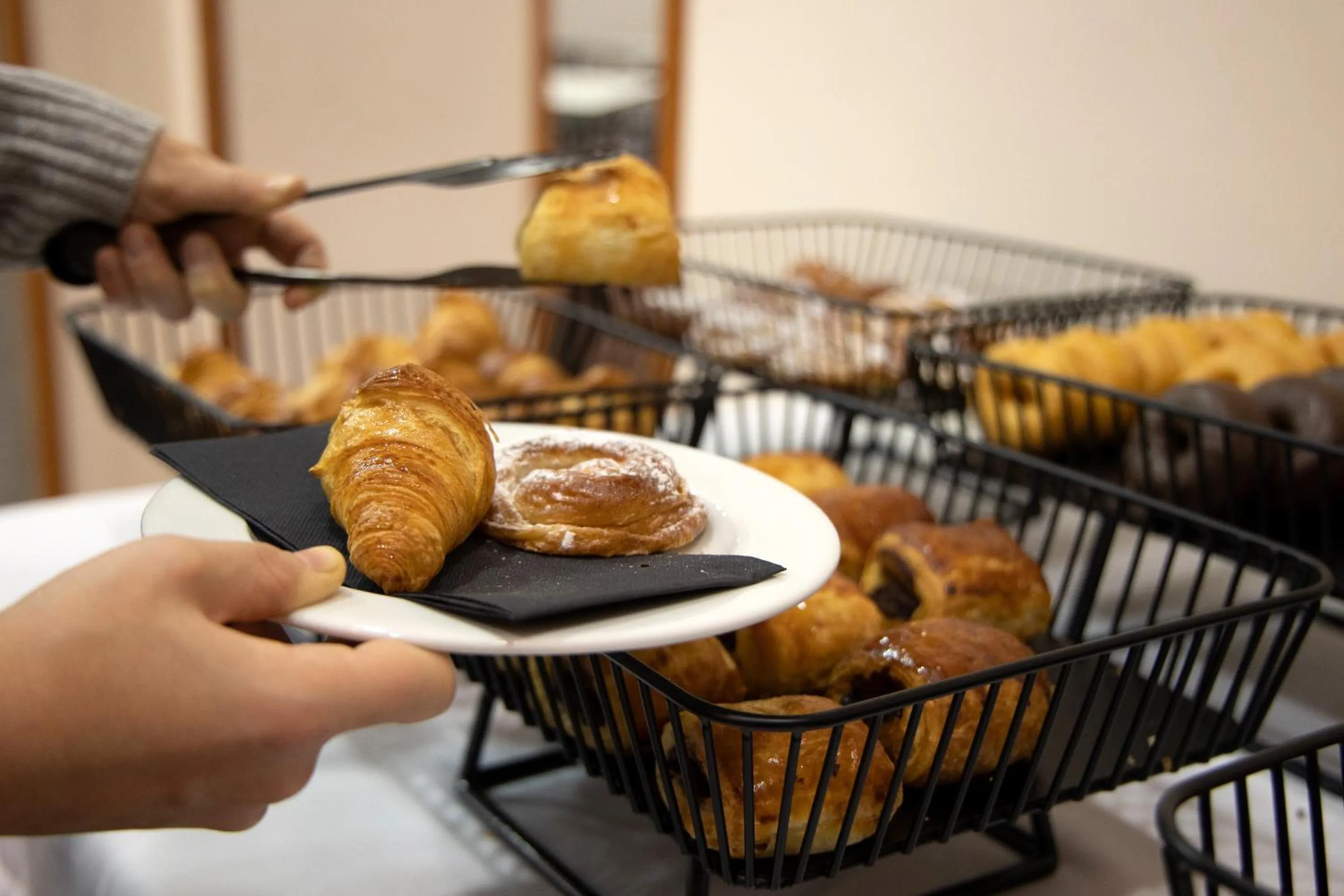 Buffet breakfast in Hotel Oros by Nexta