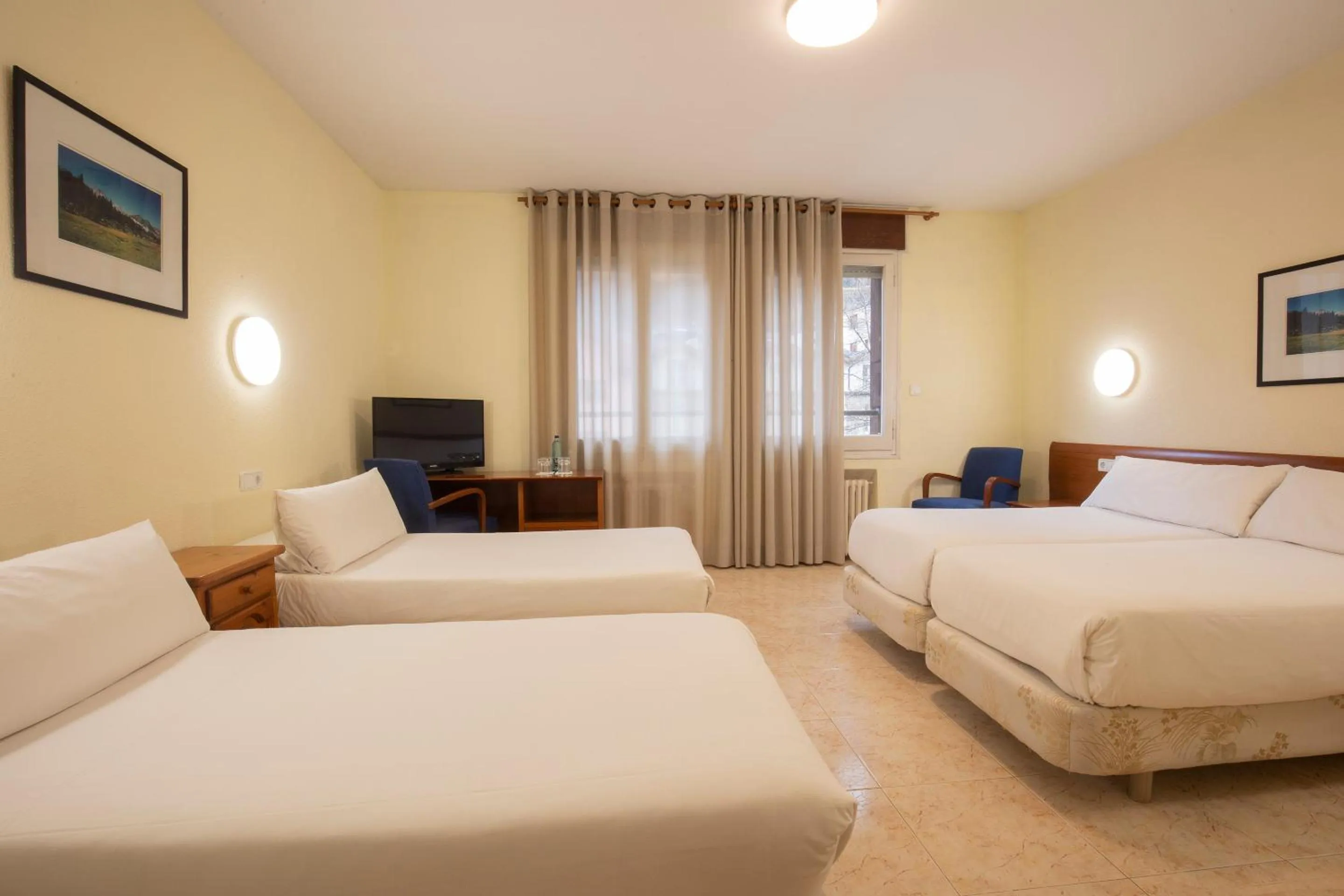 Bedroom, Bed in Hotel Oros by Nexta