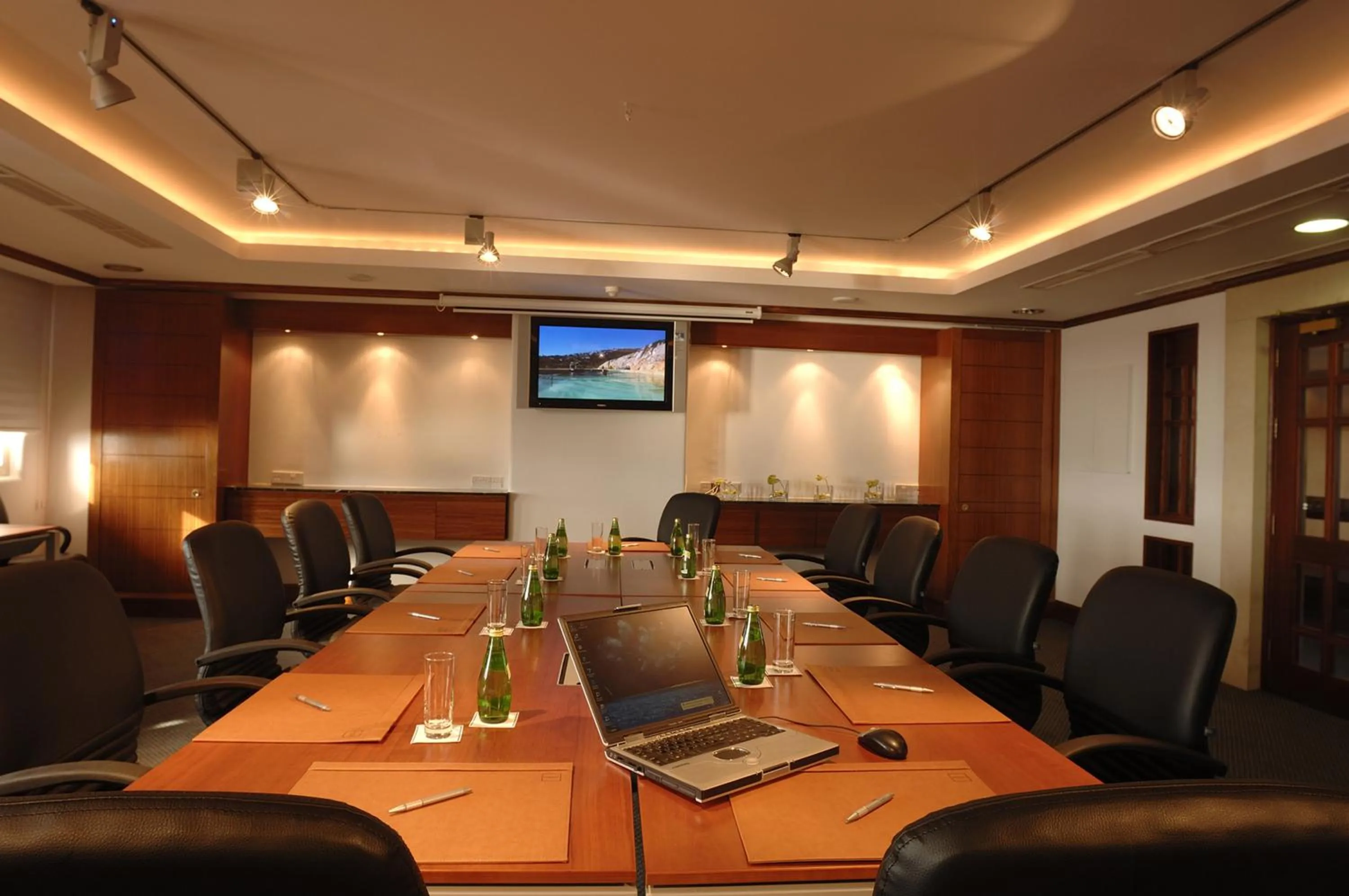 Business facilities in Thalassa Boutique Hotel & Spa