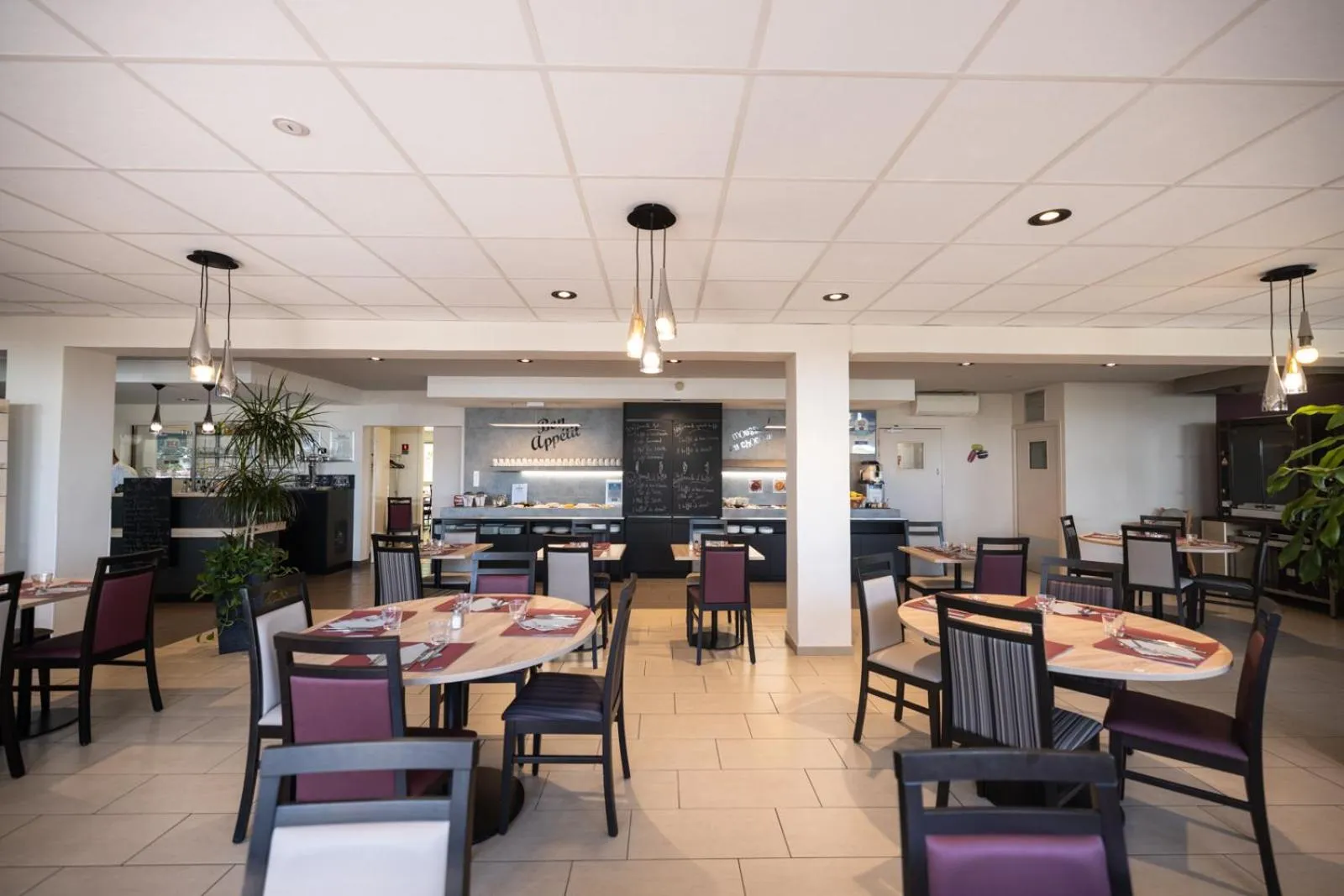 Restaurant/places to eat in Kyriad Chateauroux