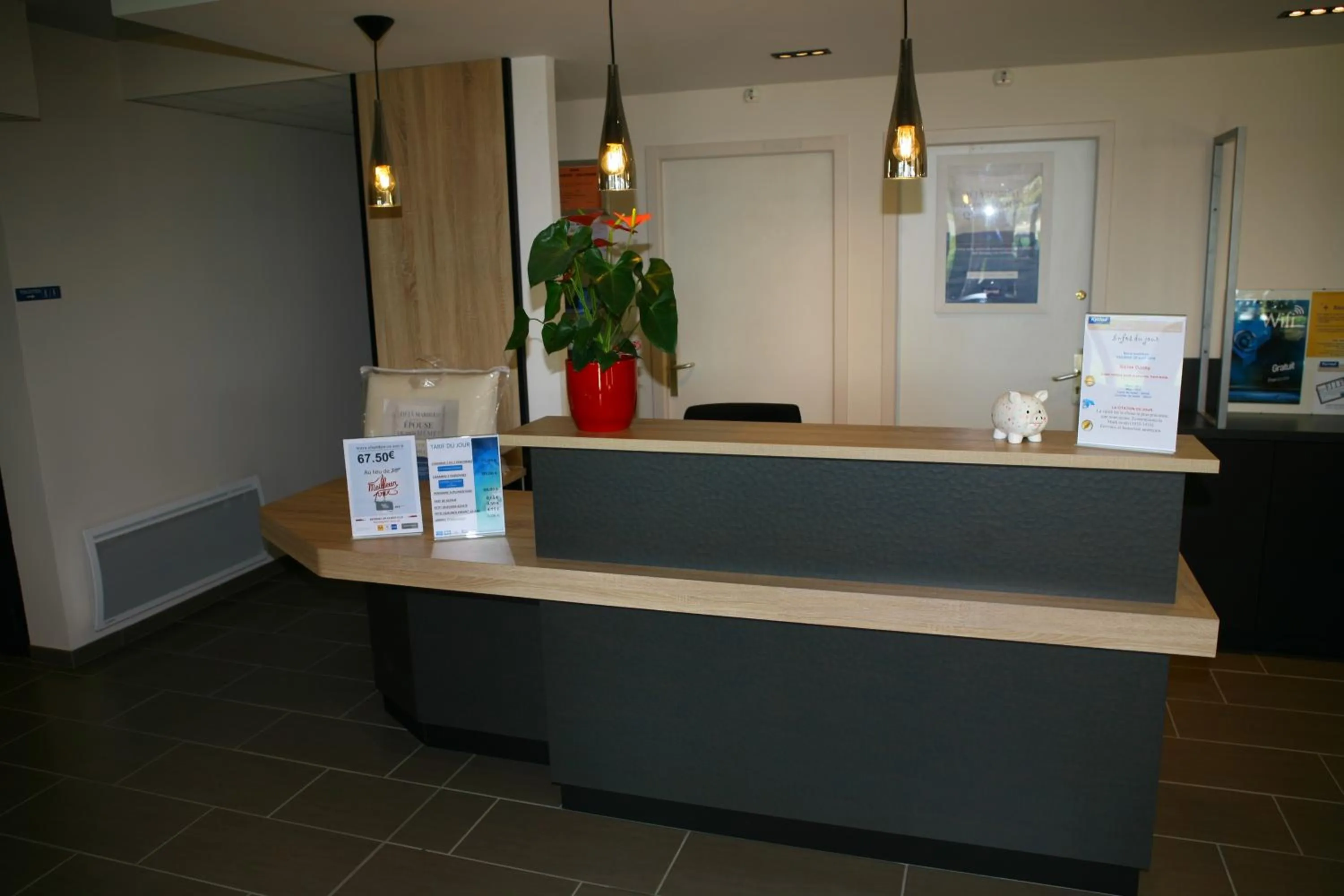 Lobby or reception in Kyriad Chateauroux