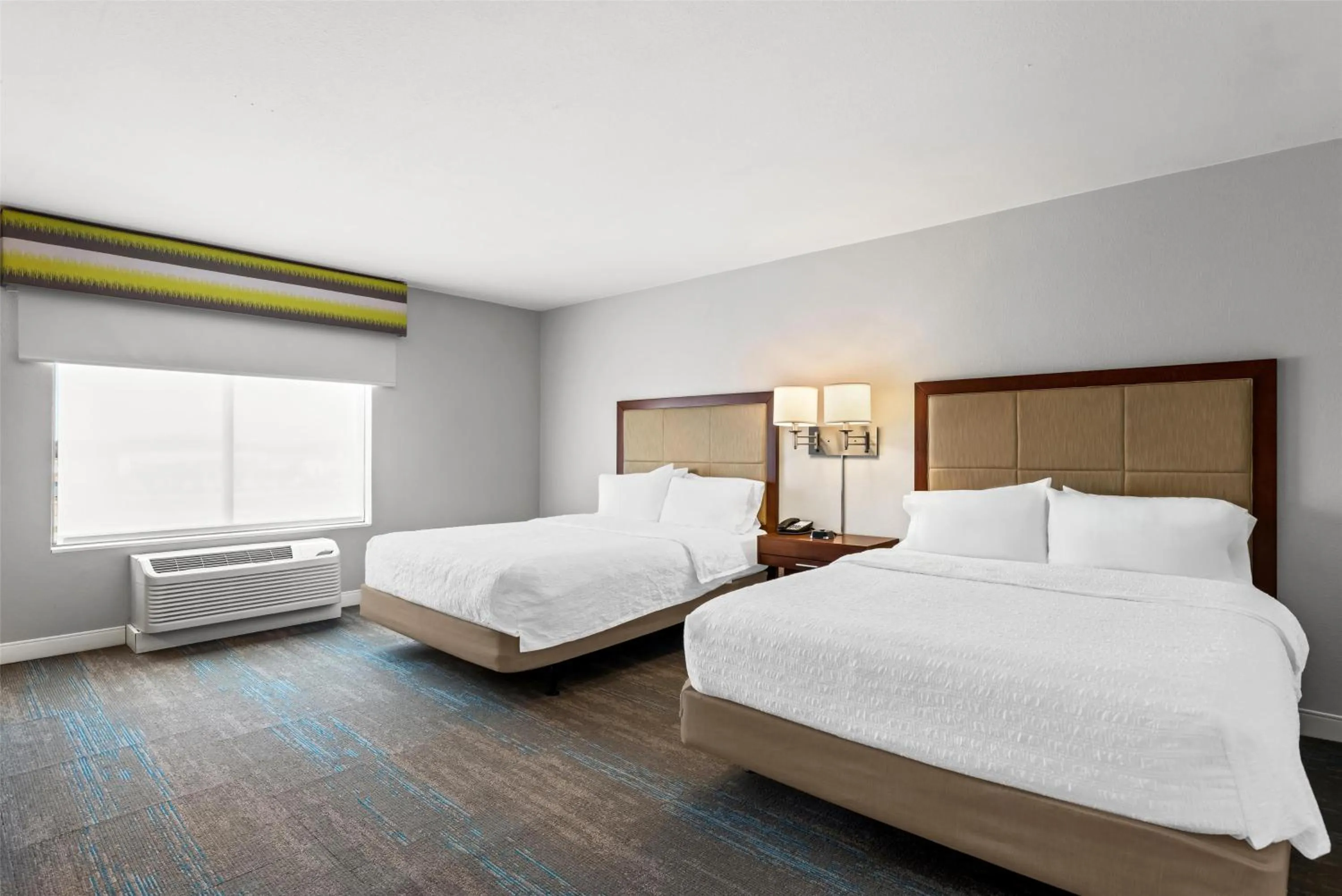 Bed in Hampton Inn Fond du Lac