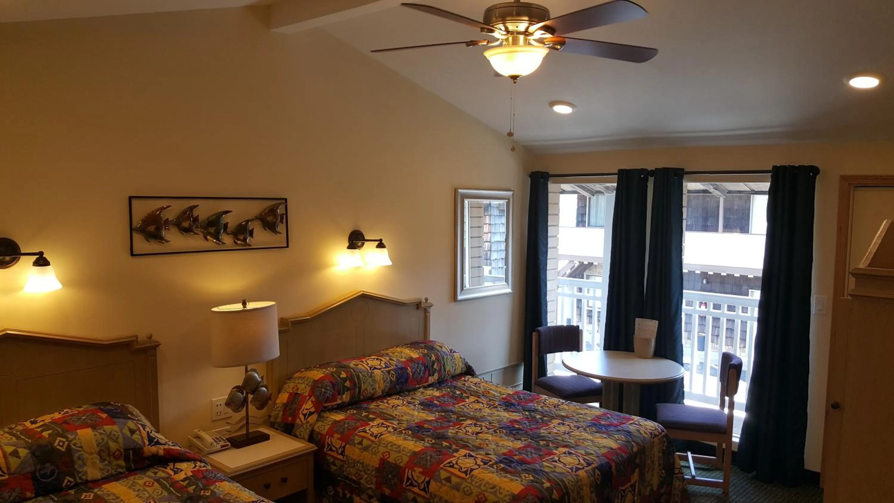 Photo of the whole room, Bed in Atlantic Motel