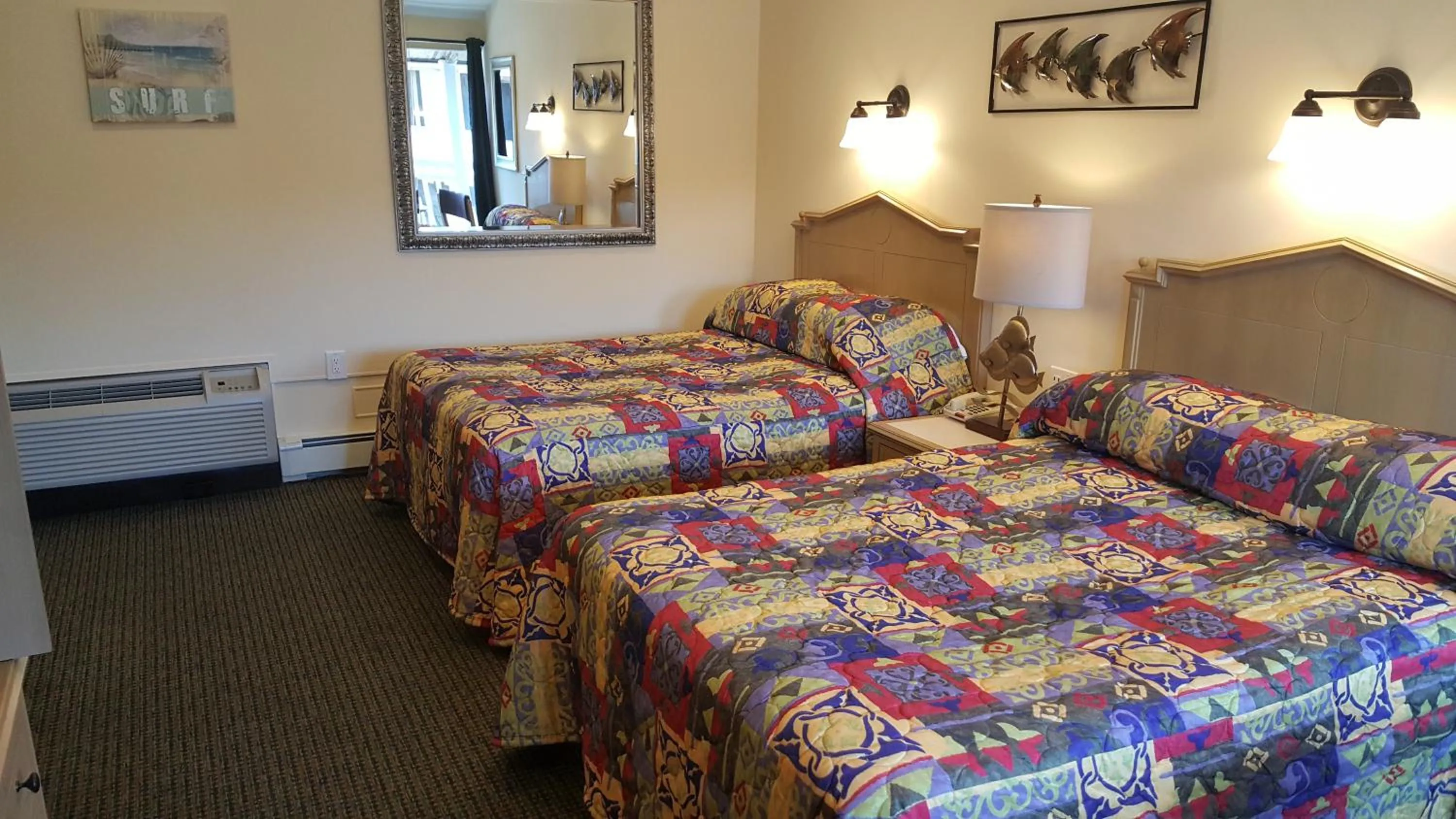 Photo of the whole room, Bed in Atlantic Motel