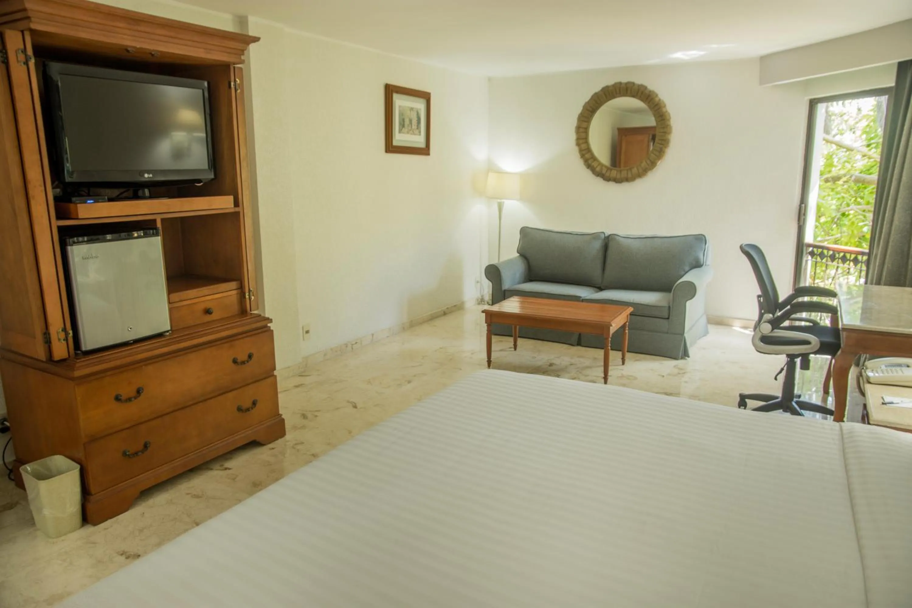 Communal lounge/ TV room in Continental Caribe Bay