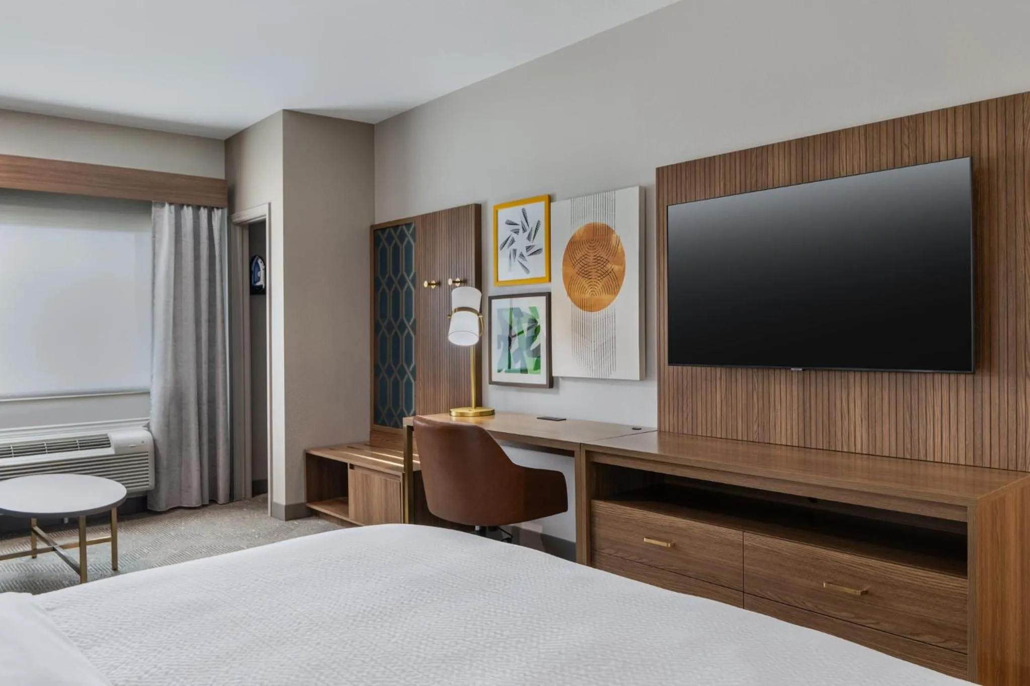 Photo of the whole room, Bed in Galveston Inn & Suites Hotel