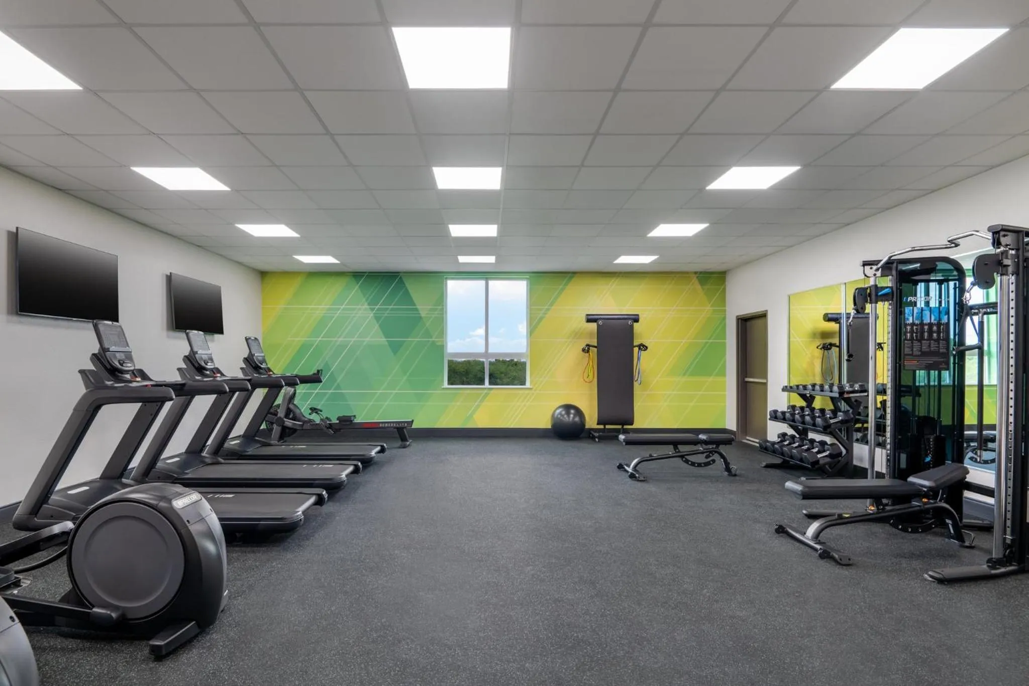 Fitness centre/facilities in Galveston Inn & Suites Hotel