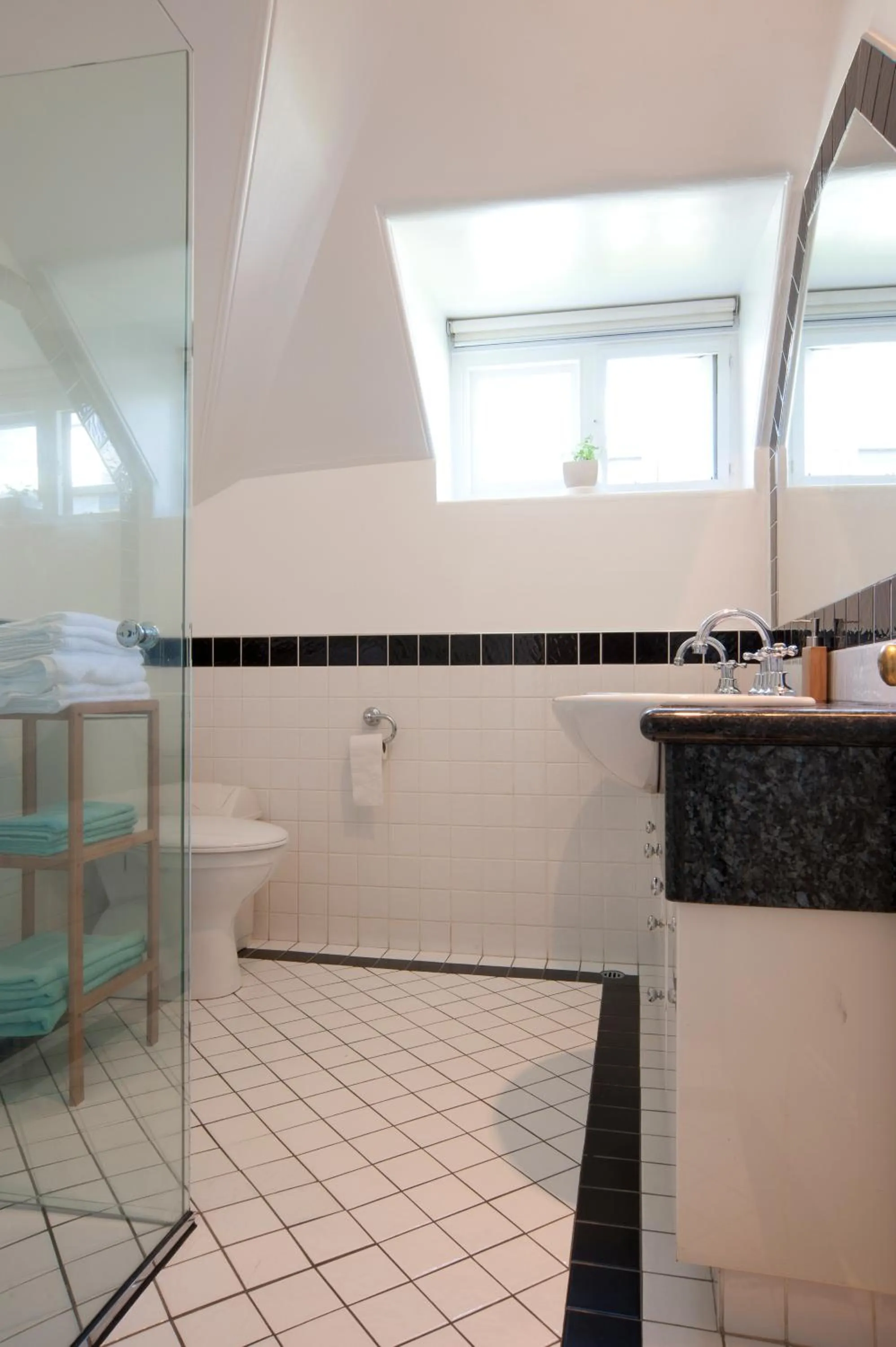 Day in Lowena Cafe and Accommodation