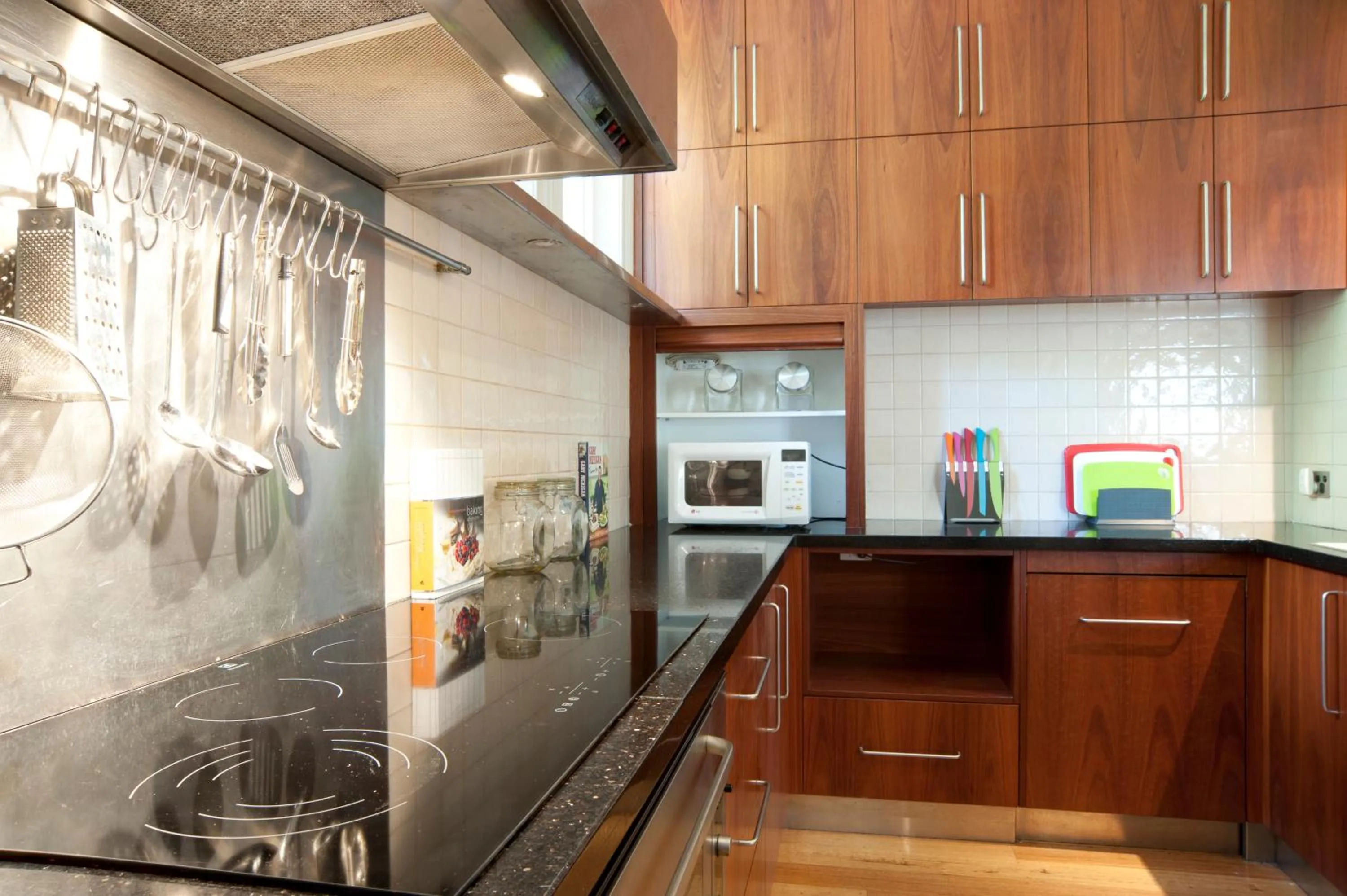 Kitchen or kitchenette in Lowena Cafe and Accommodation