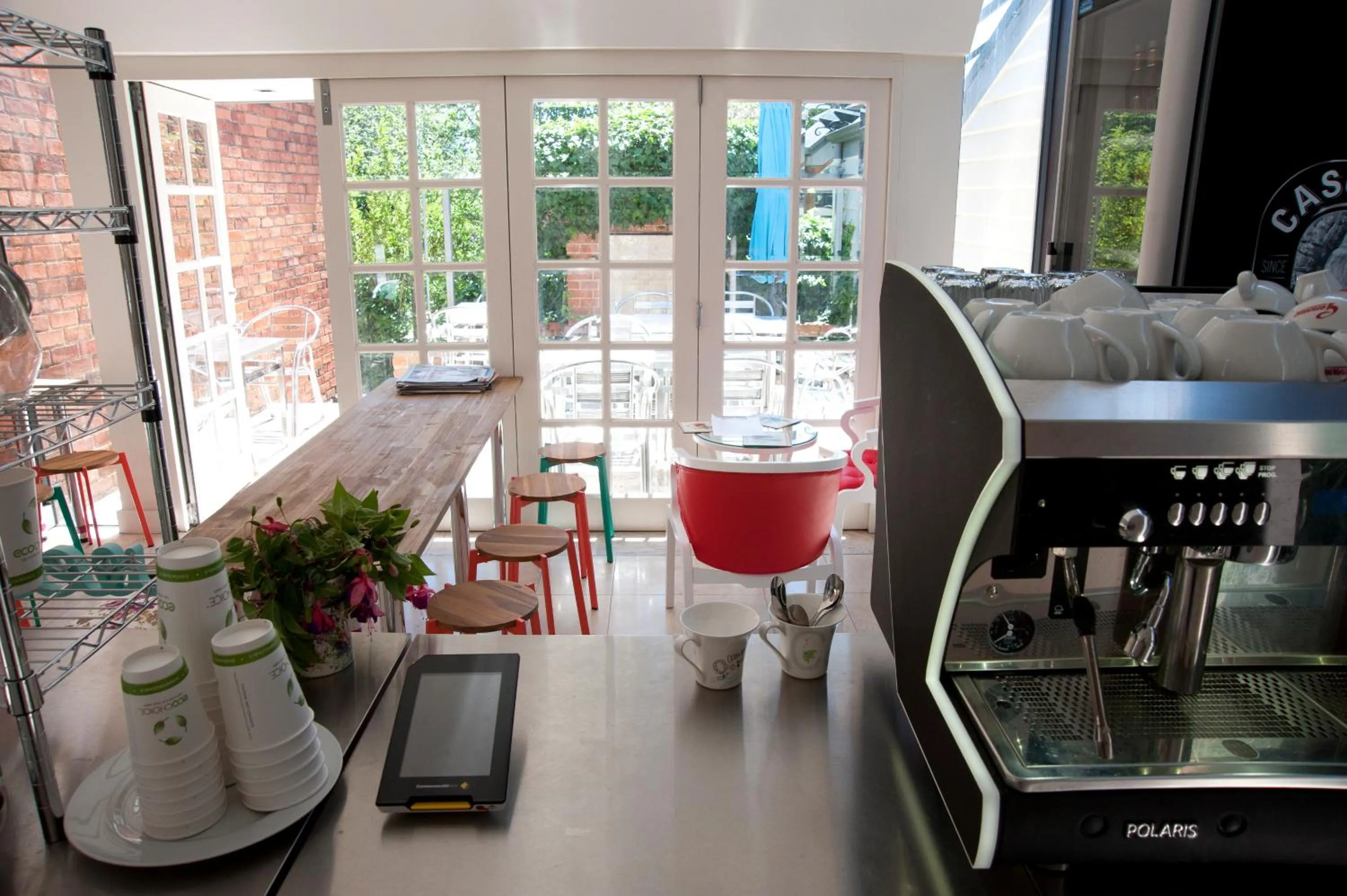 Restaurant/places to eat in Lowena Cafe and Accommodation