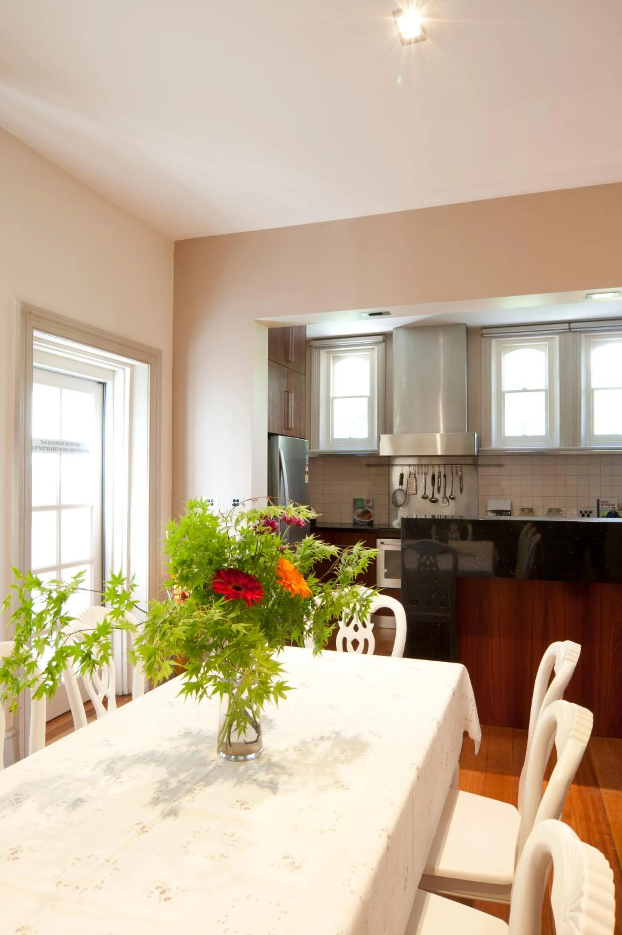 Day in Lowena Cafe and Accommodation