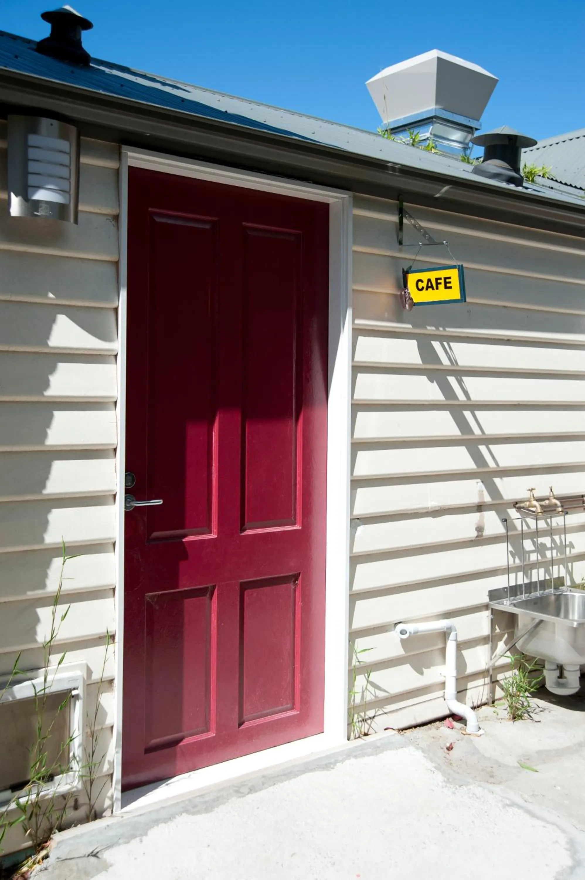 Facade/entrance in Lowena Cafe and Accommodation