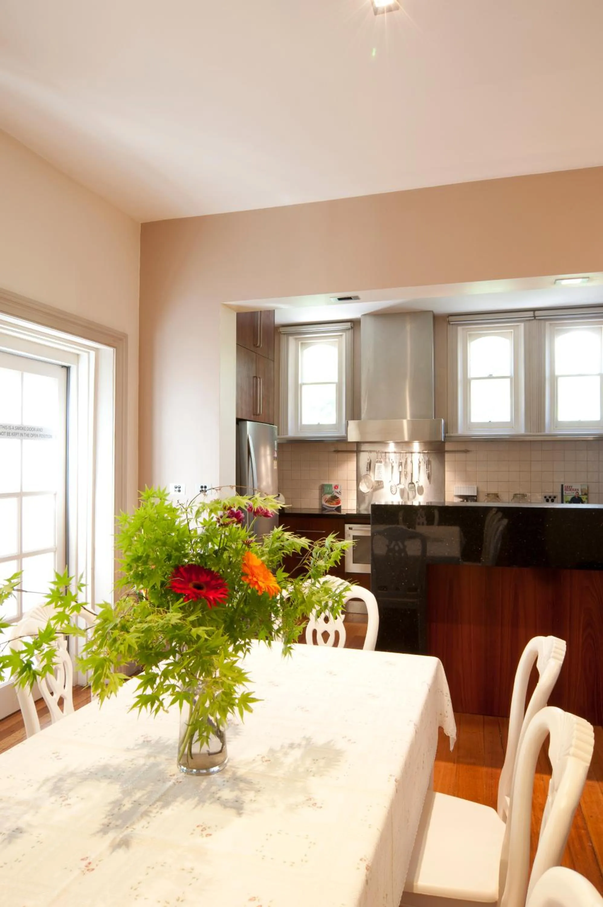 Day in Lowena Cafe and Accommodation