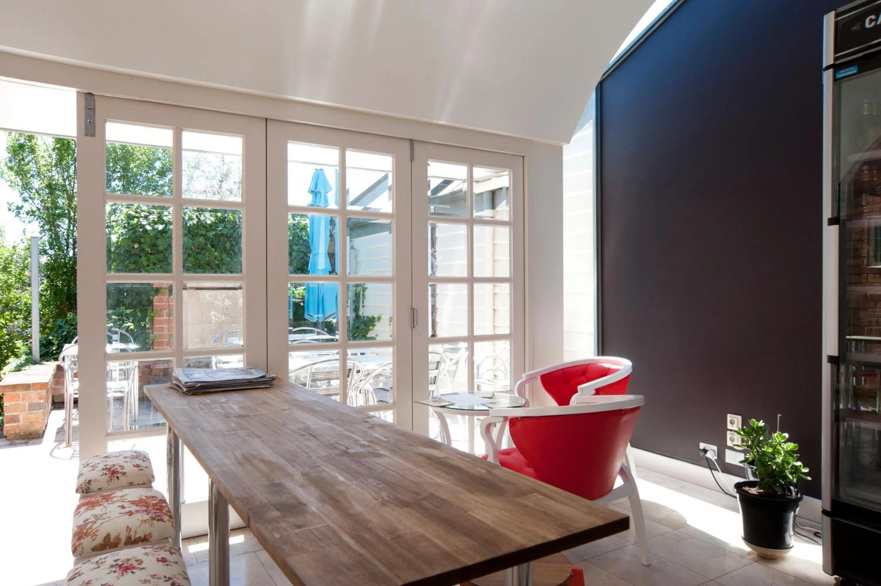 Day in Lowena Cafe and Accommodation