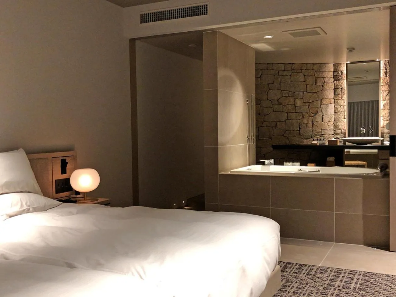 Bathroom, Bed in Hotel Anaga