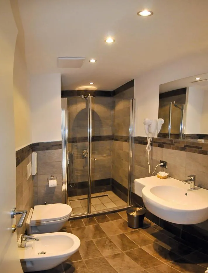 Bathroom in Albergo Alla Torre