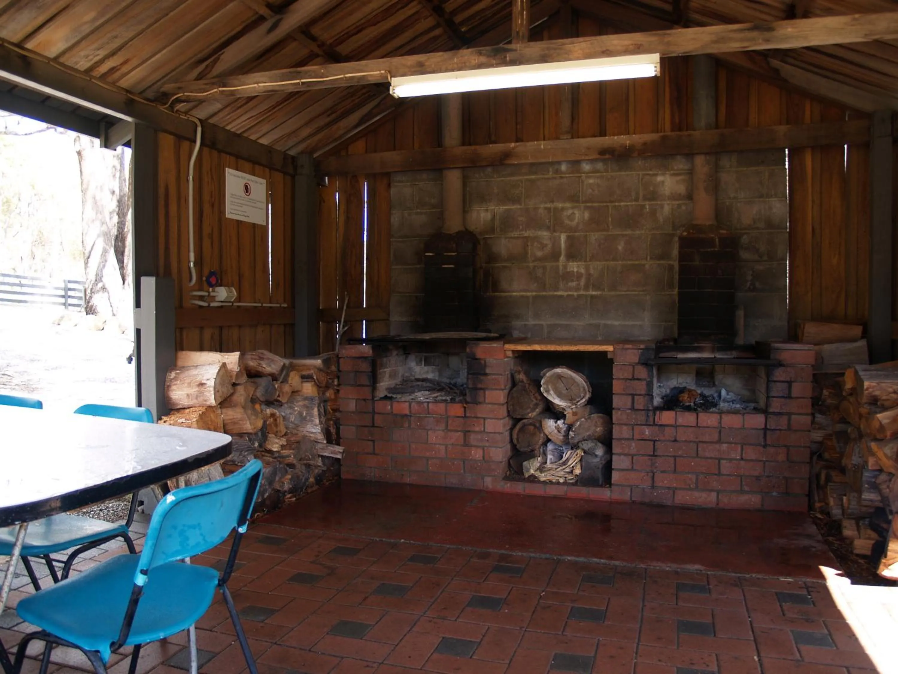 BBQ facilities in Craggy Peaks Wilderness Cabins