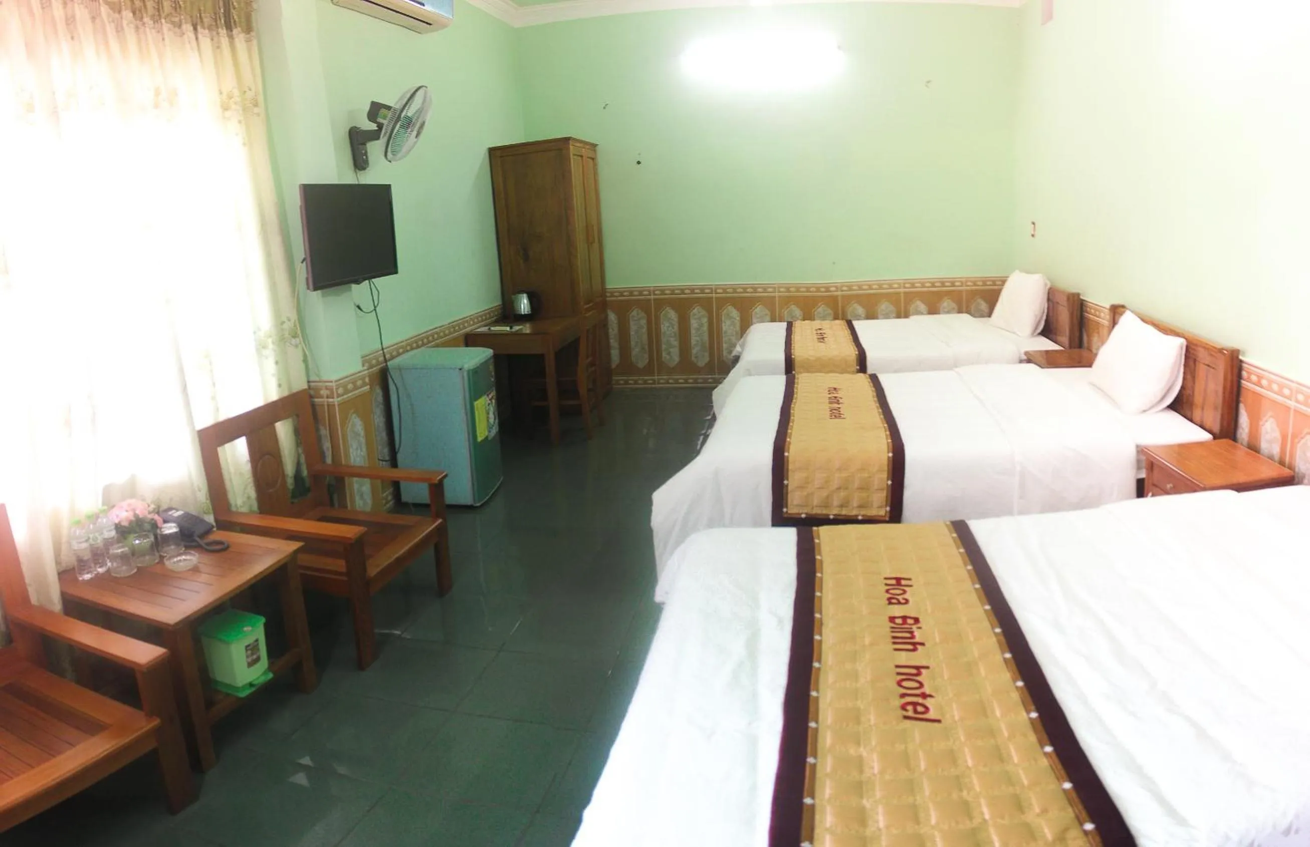 Bedroom, Bed in Hoa Binh Hotel