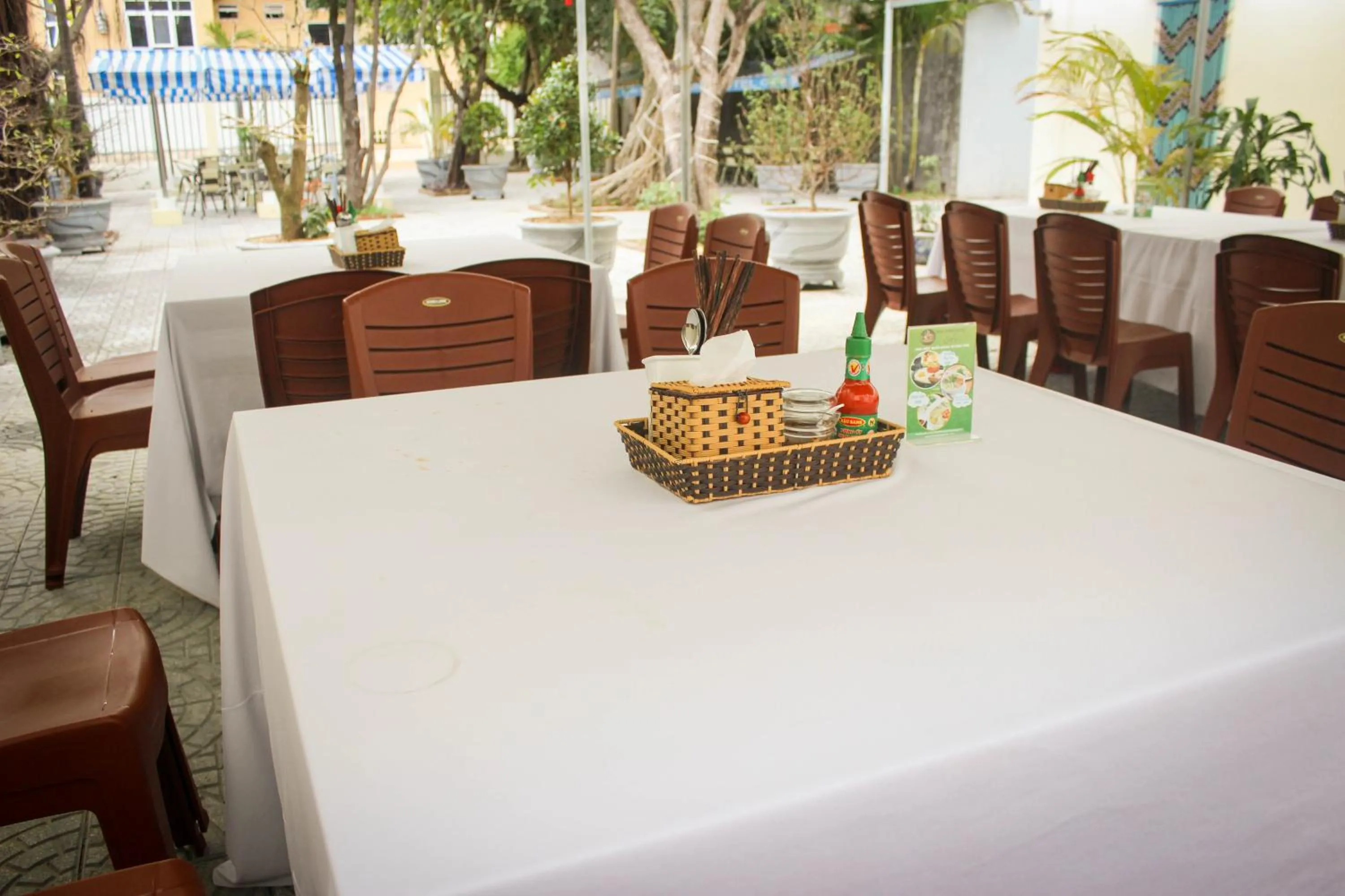 Restaurant/places to eat in Hoa Binh Hotel