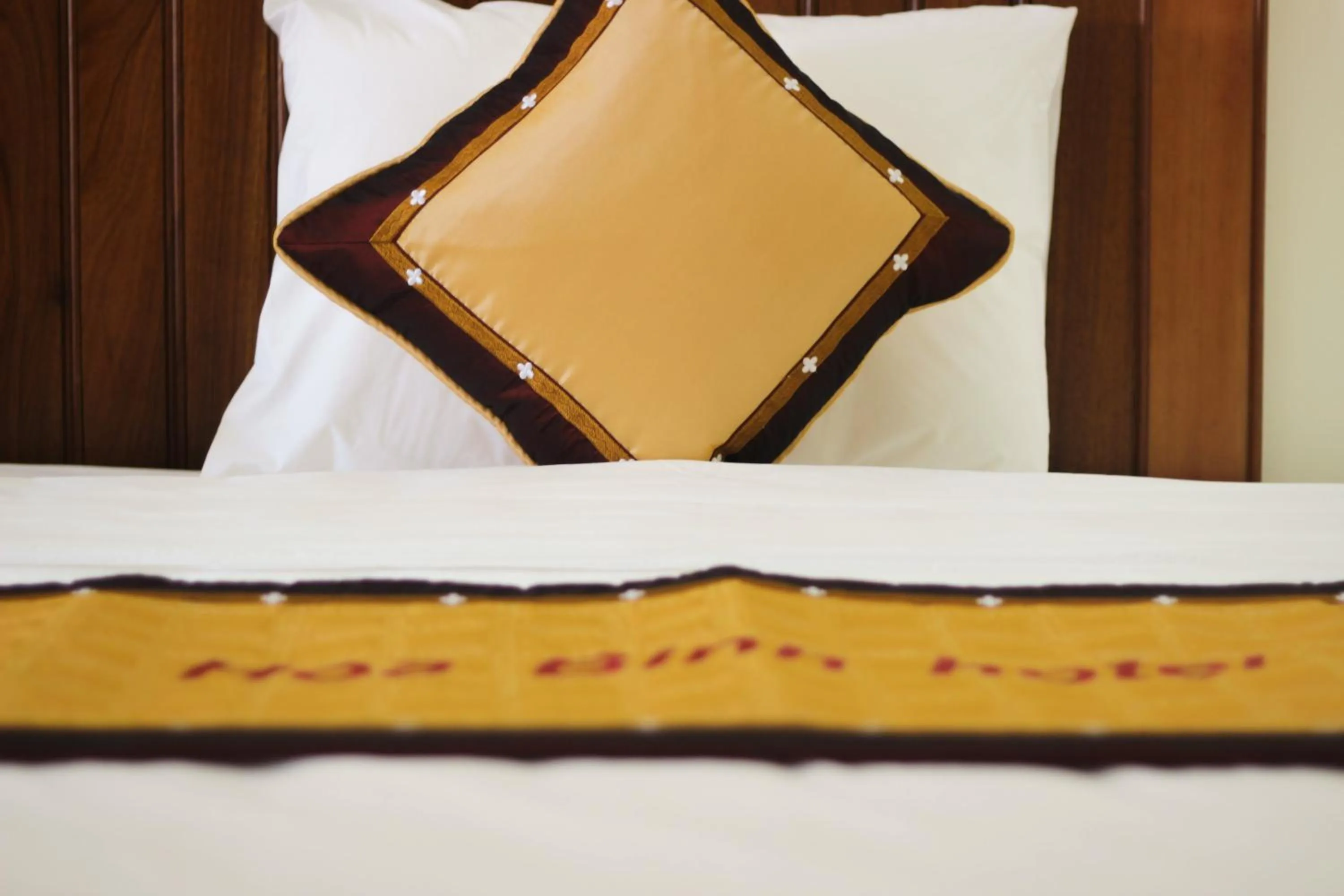 Bedroom, Bed in Hoa Binh Hotel