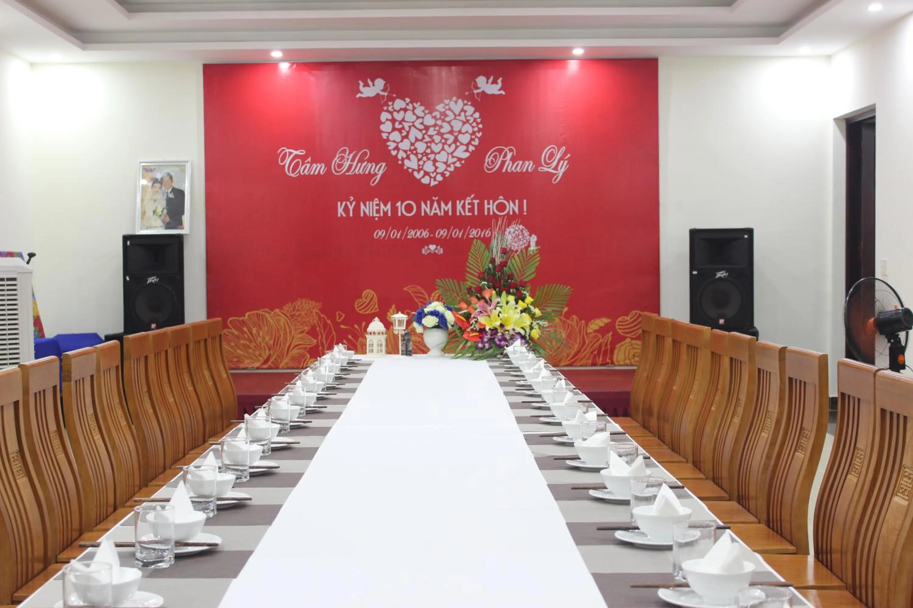 Restaurant/places to eat in Hoa Binh Hotel