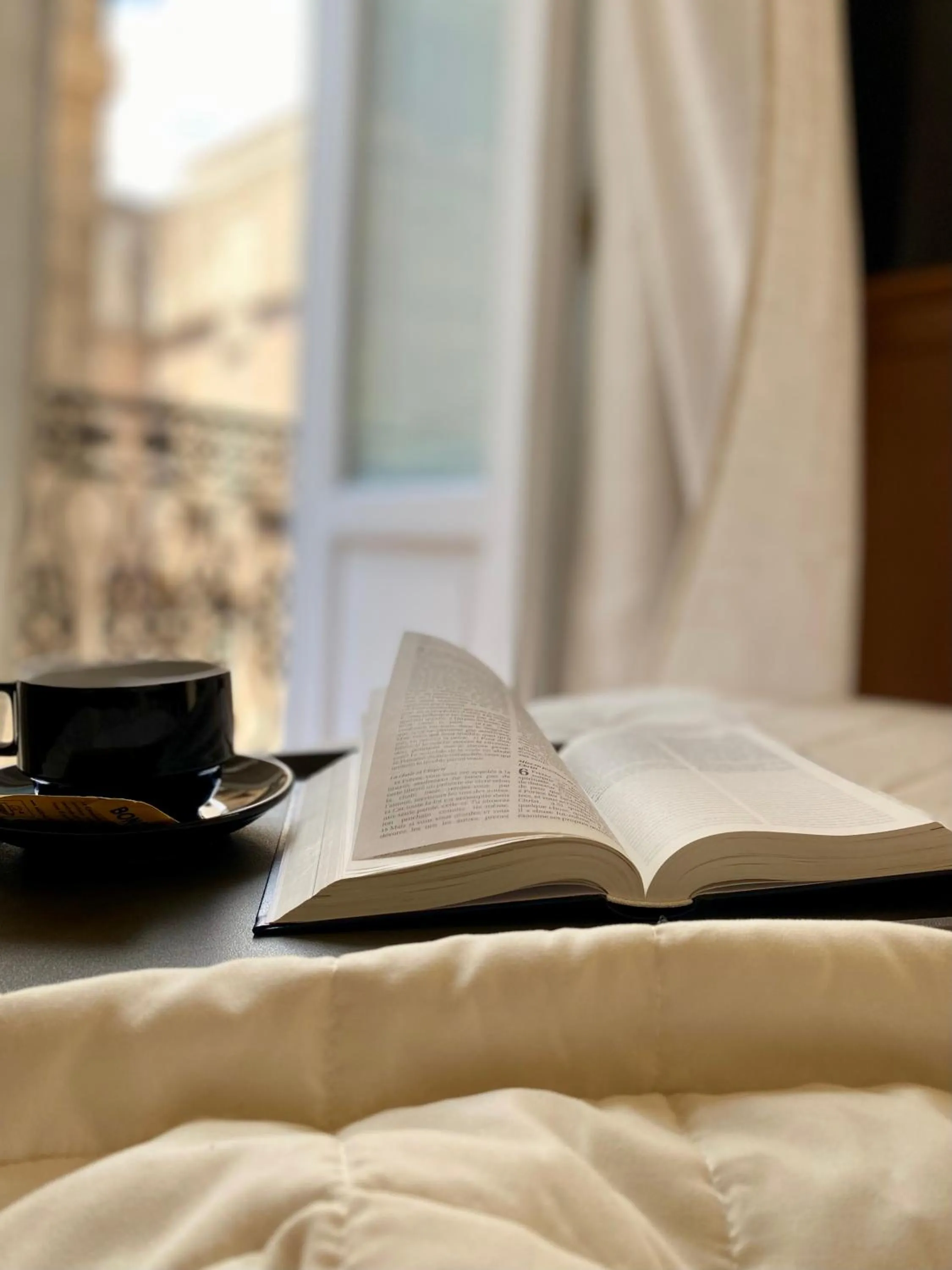 Bed in Hotel Akropolis - Museum Hotel