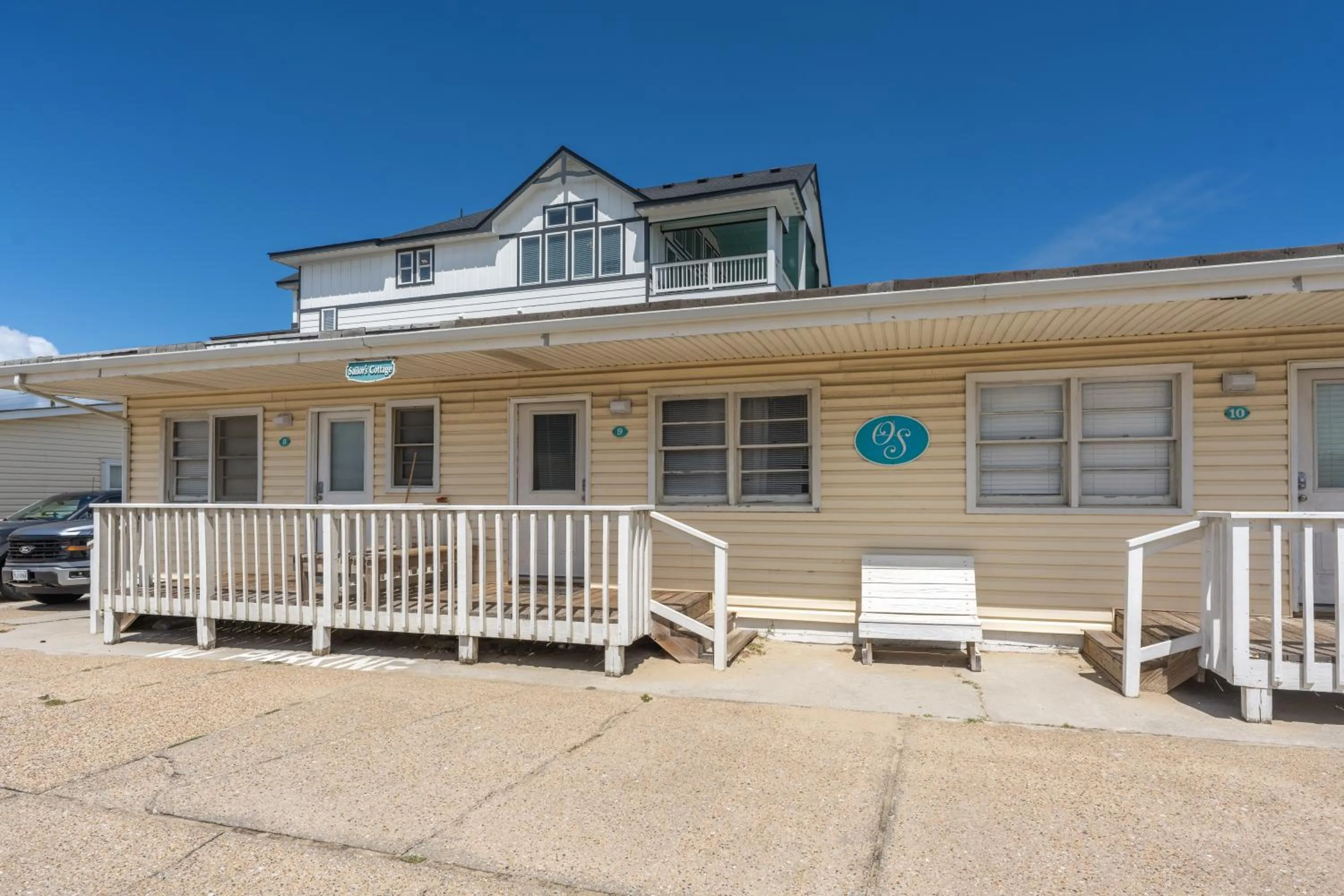 Property building in Oceanside Court by KEES Vacations