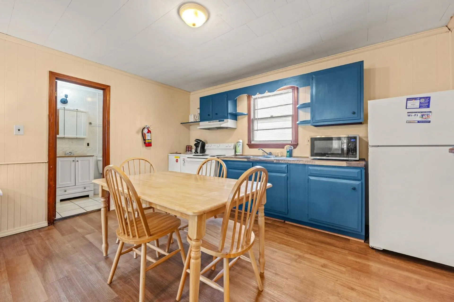 Kitchen or kitchenette in Oceanside Court by KEES Vacations