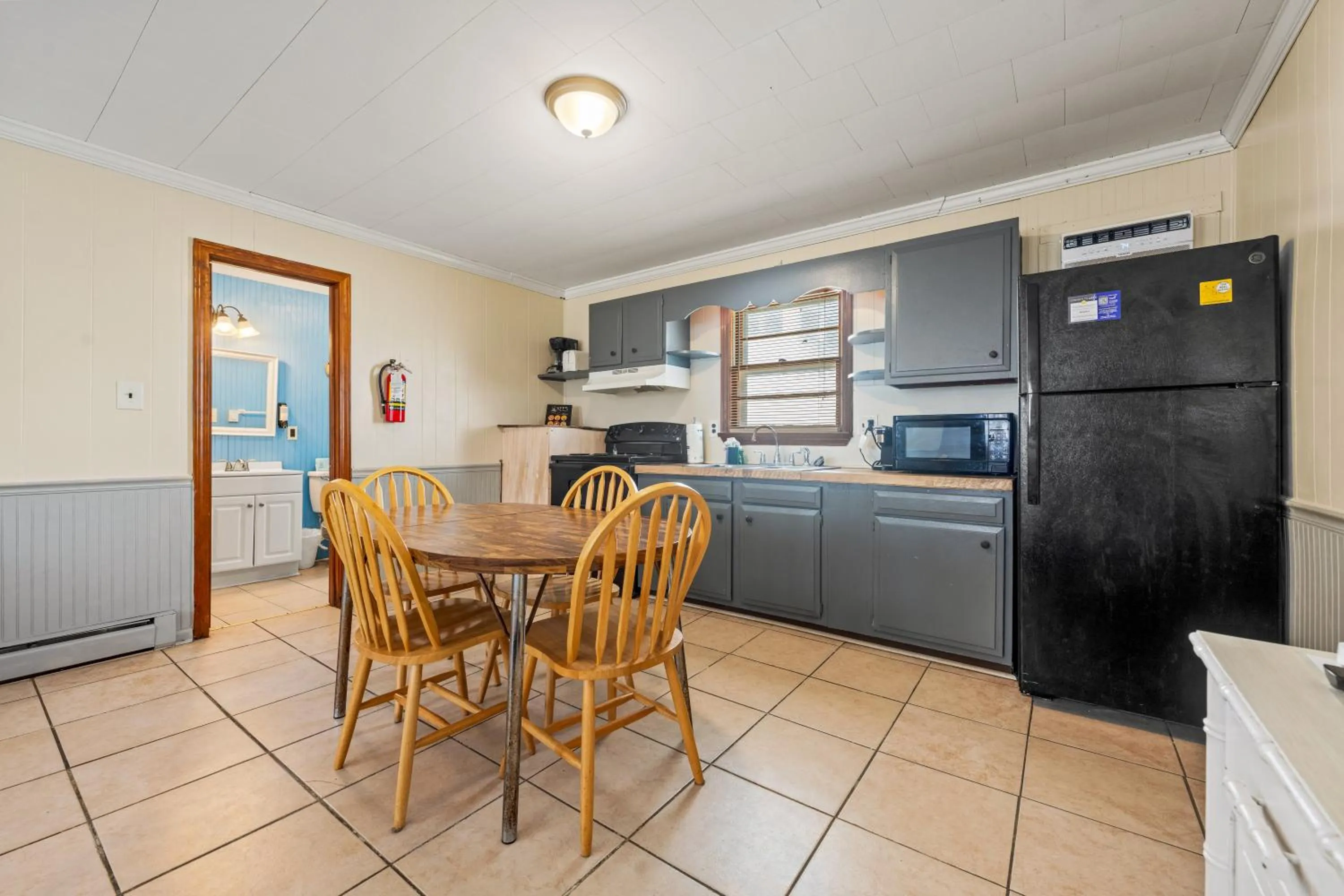 Kitchen or kitchenette in Oceanside Court by KEES Vacations
