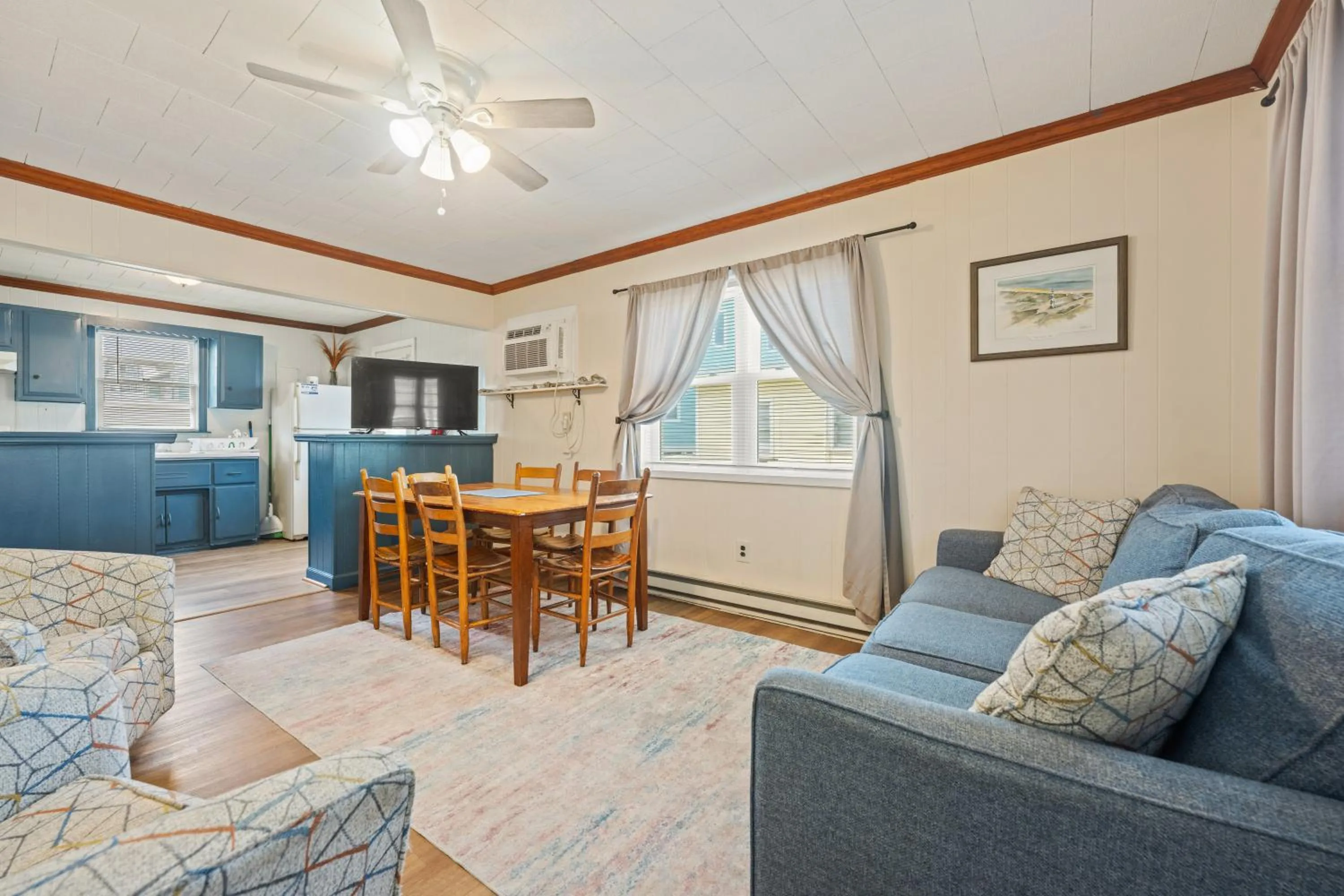 Living room in Oceanside Court by KEES Vacations