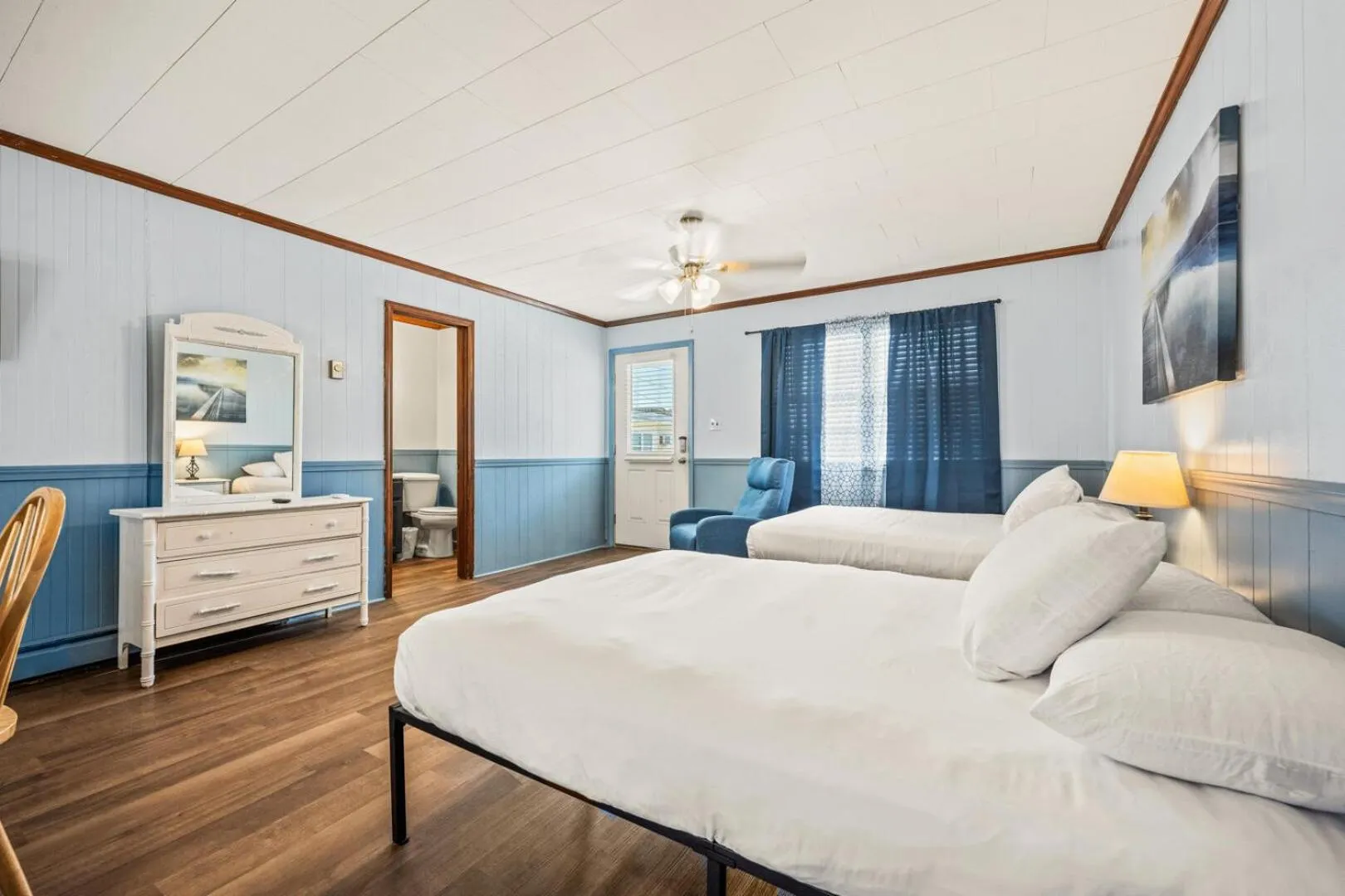 Bedroom, Bed in Oceanside Court by KEES Vacations