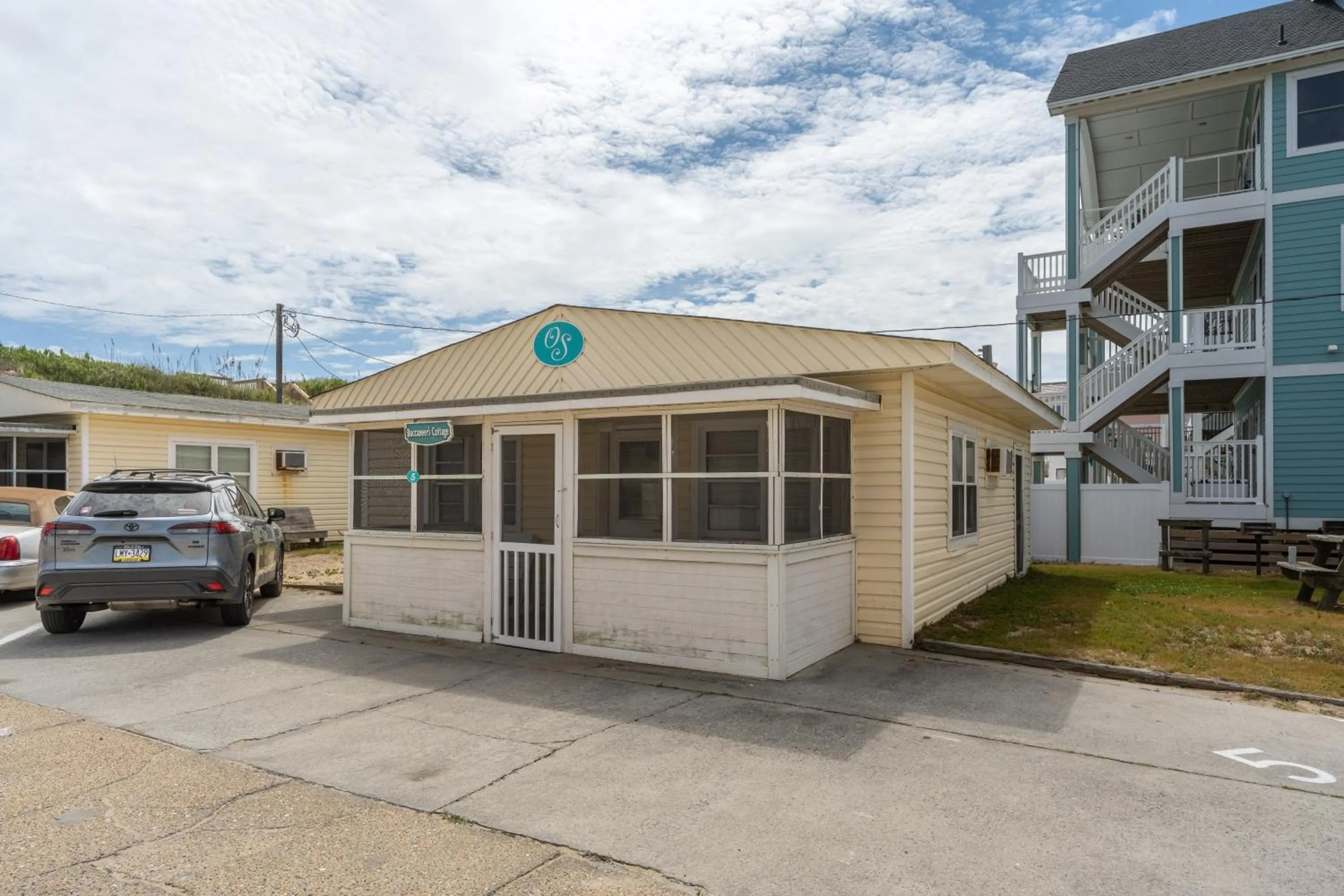 Property building in Oceanside Court by KEES Vacations