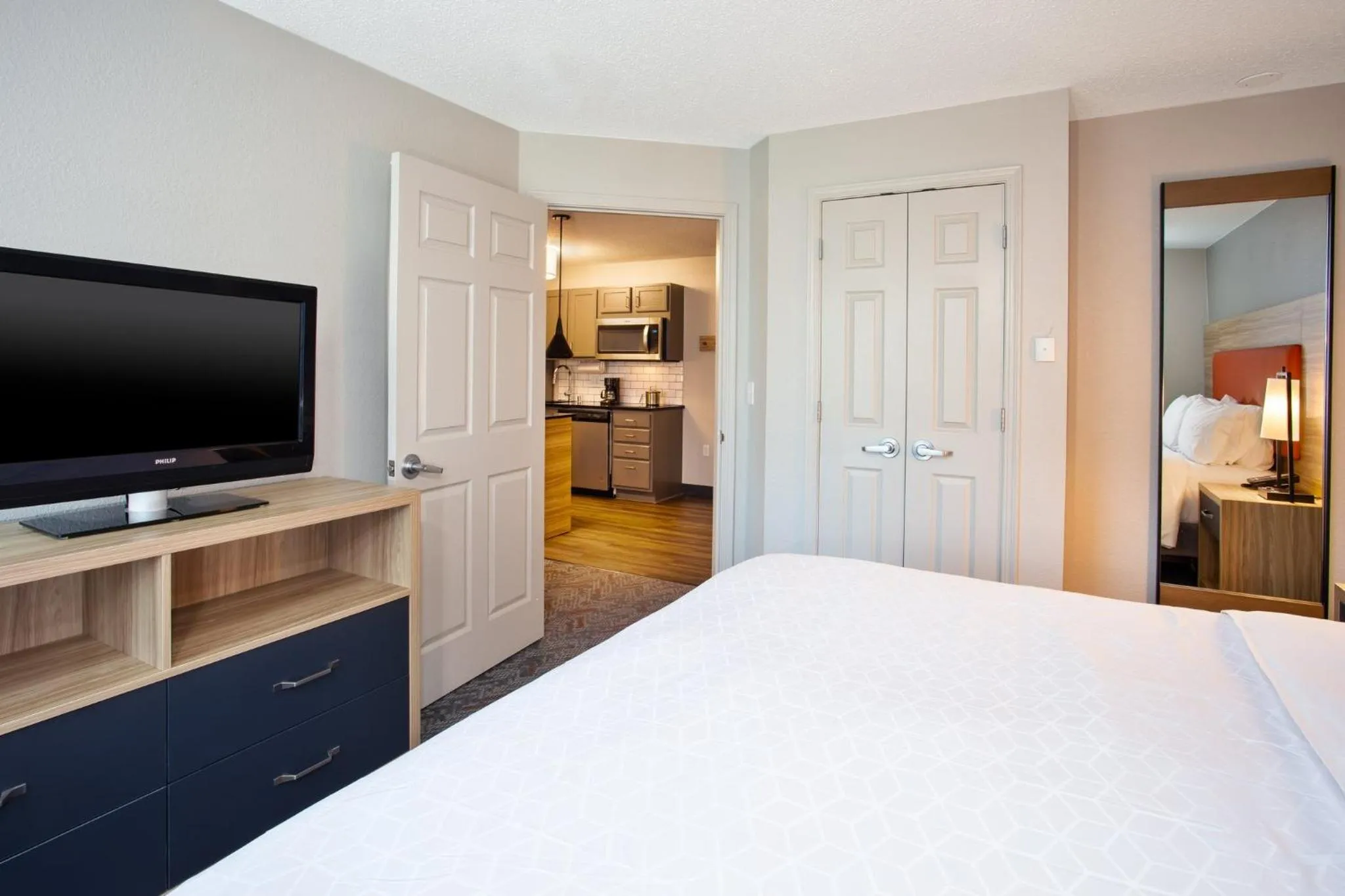 Photo of the whole room, Bed in Candlewood Suites Kenosha - Pleasant Prairie by IHG