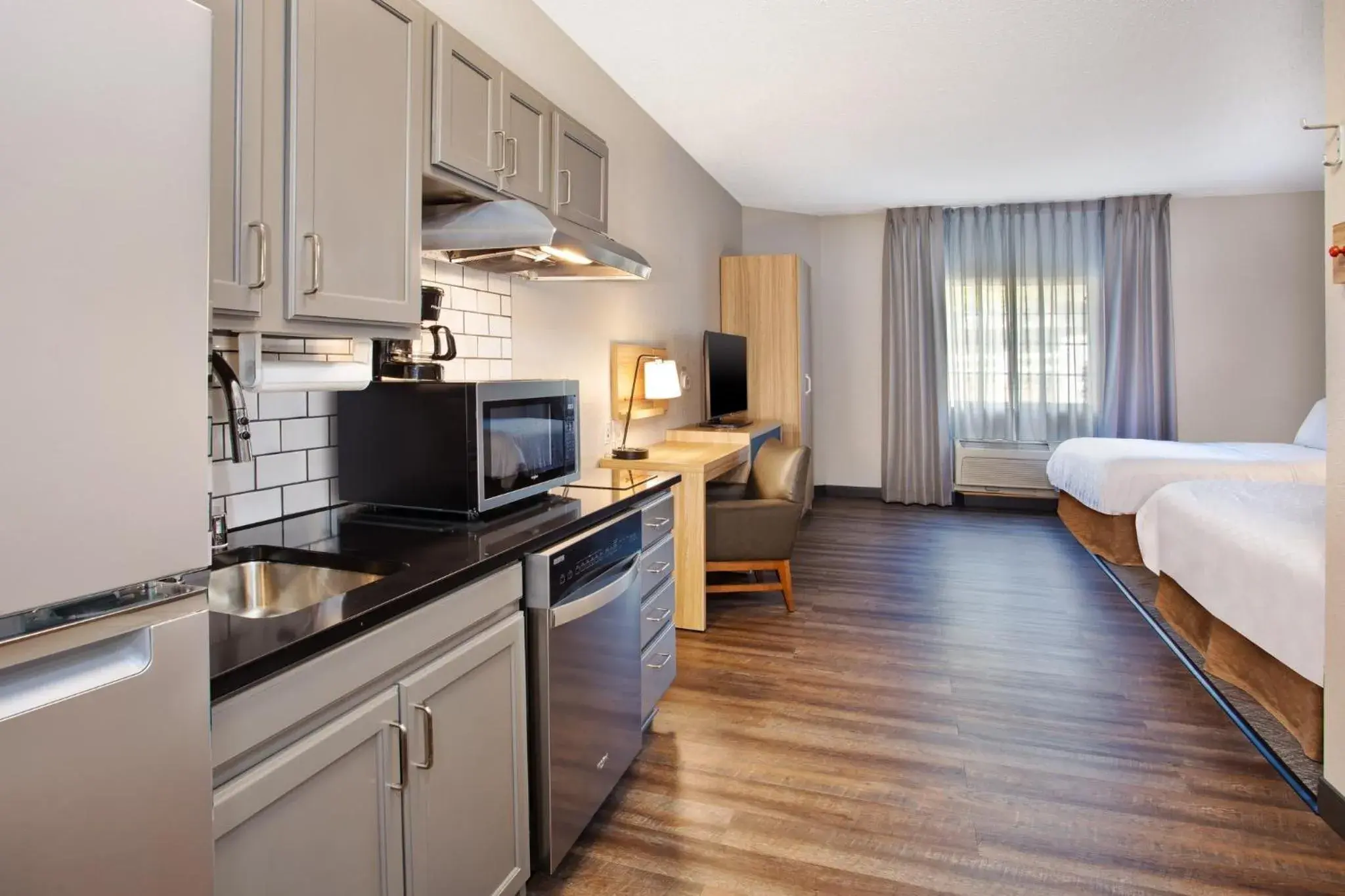 Studio Queen Suite with Two Queen Beds and Mobility Accessible Transfer Shower in Candlewood Suites Kenosha - Pleasant Prairie by IHG Studio Queen Suite with Two Queen Beds and Mobility Accessible Transfer Shower in Candlewood Suites Kenosha - Pleasant Prairie by IHG
