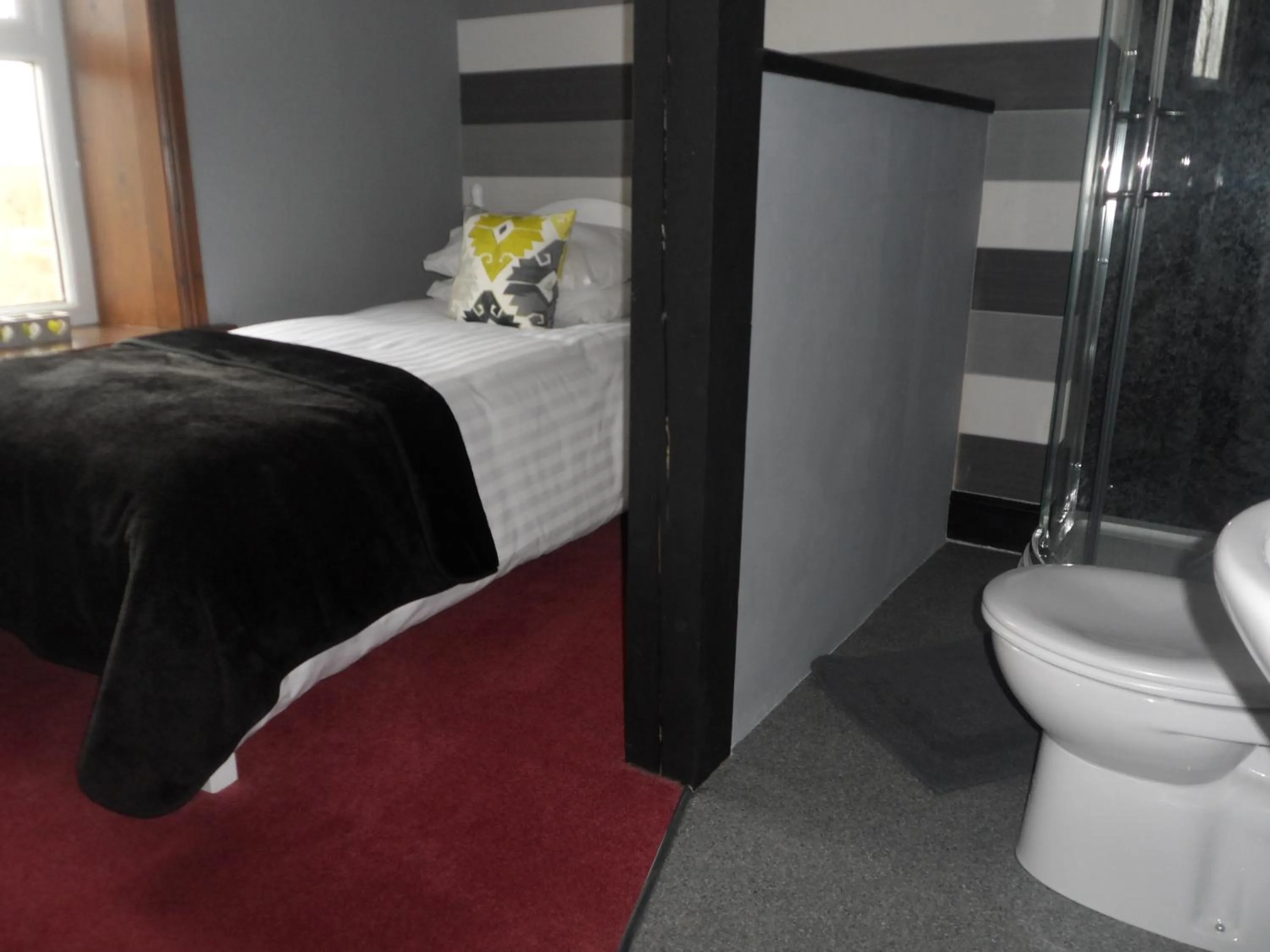 Photo of the whole room, Bed in Midtown Farm Bed & Breakfast