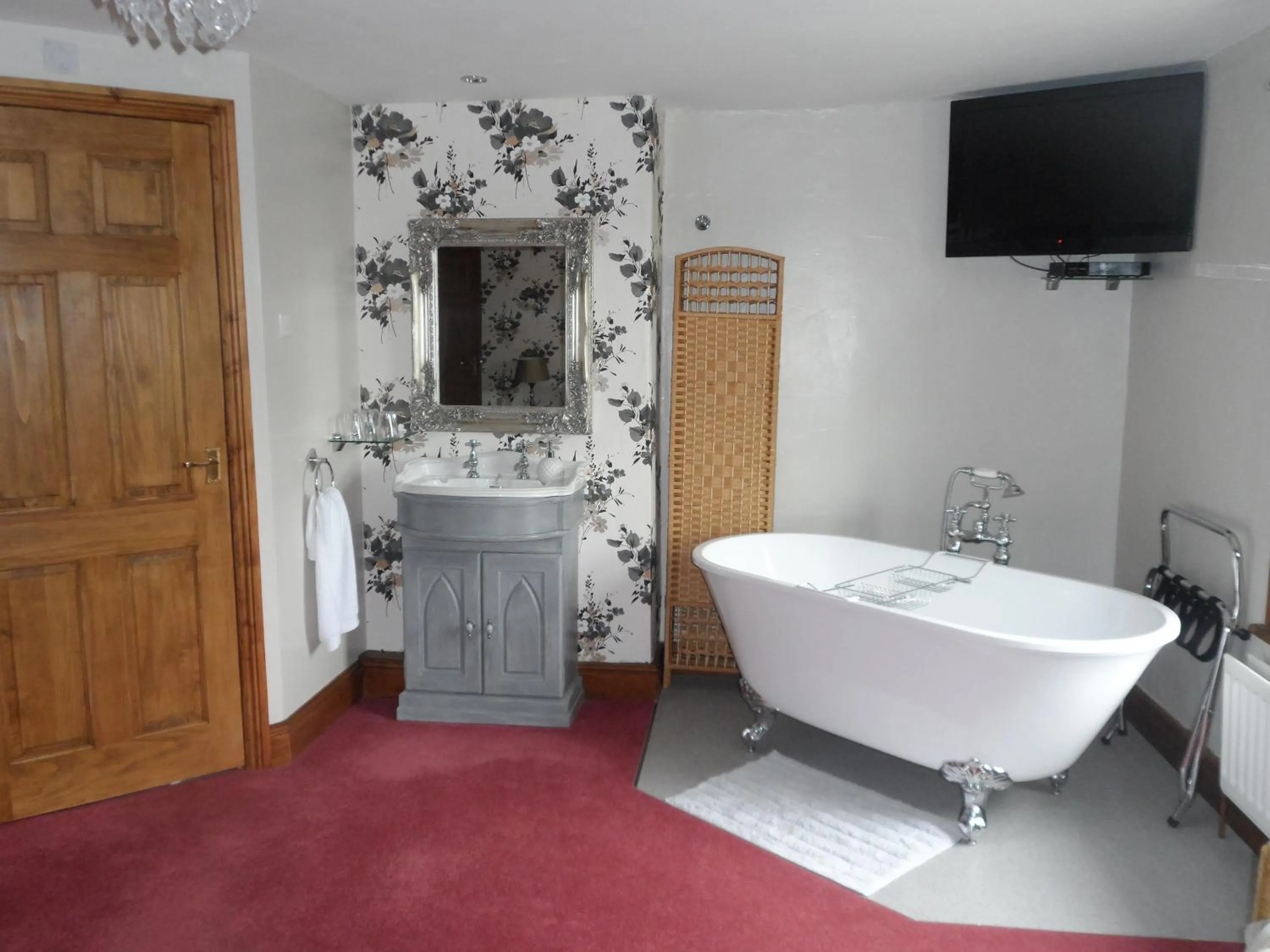 Photo of the whole room in Midtown Farm Bed & Breakfast