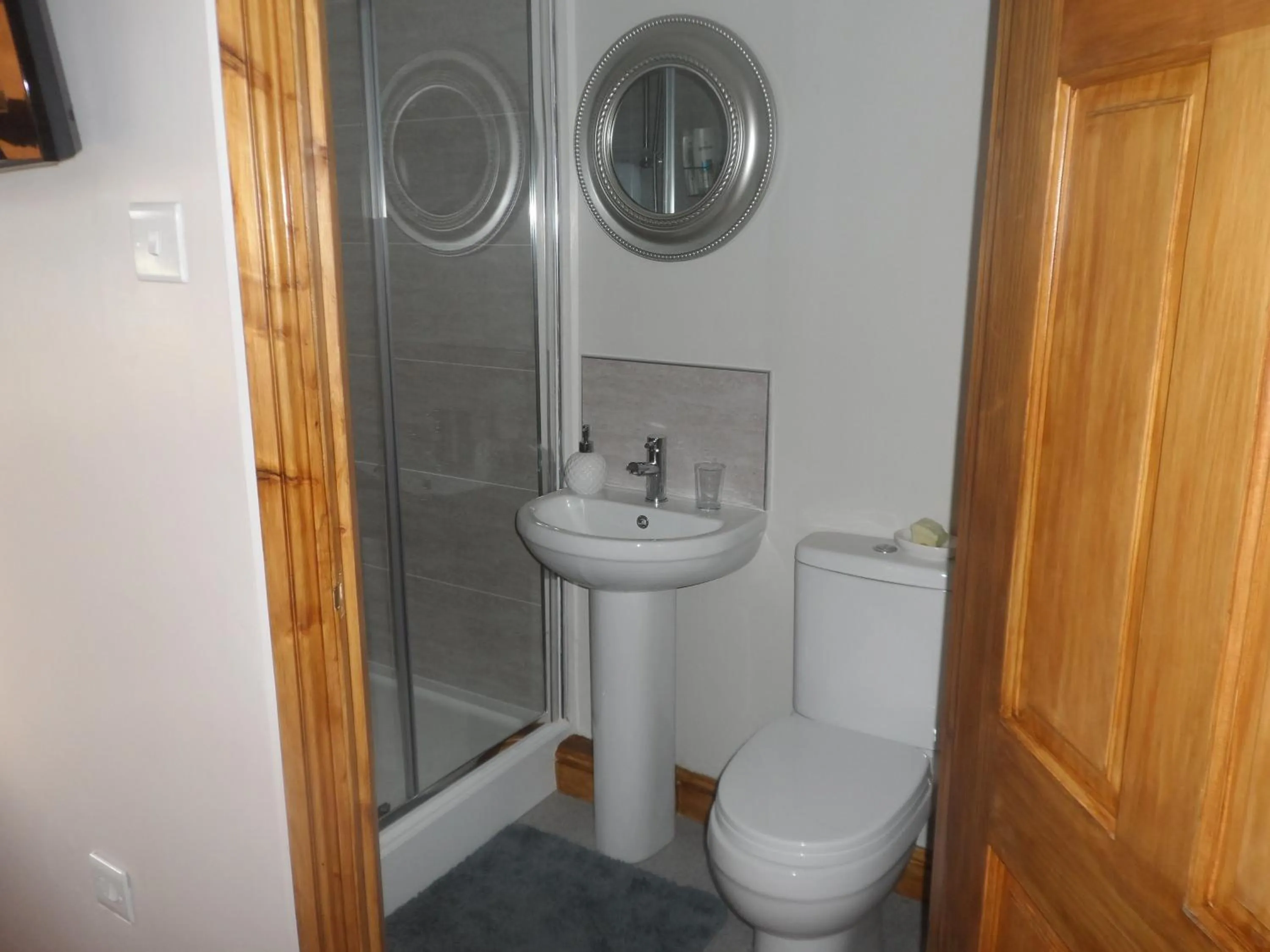 Bathroom in Midtown Farm Bed & Breakfast