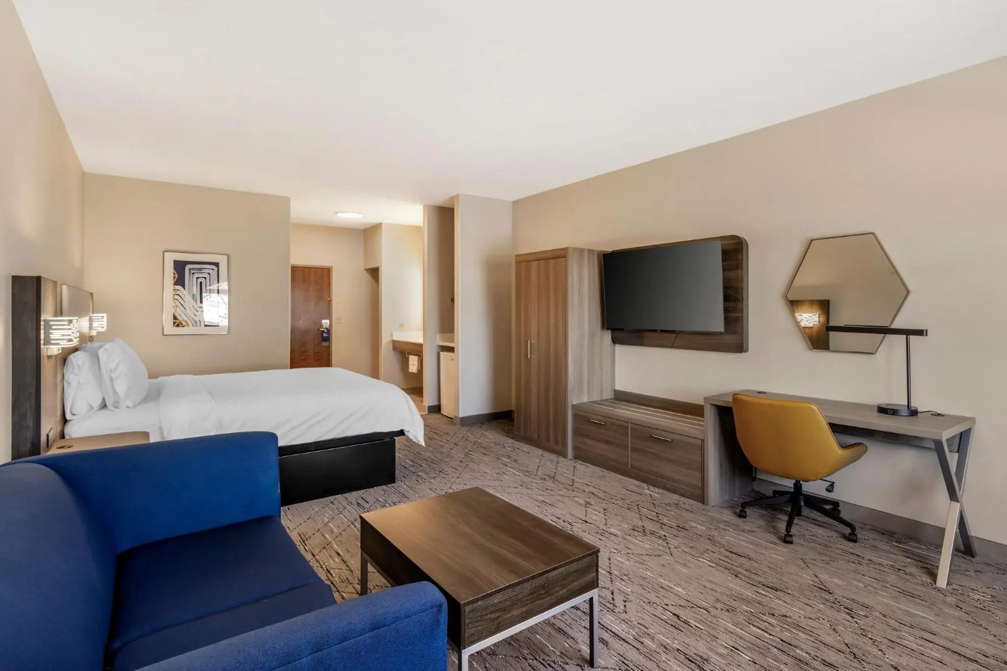 Photo of the whole room, Bed in Holiday Inn Express Fallon by IHG