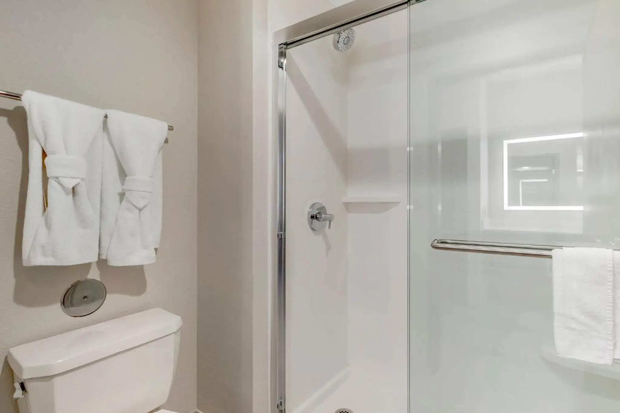 Standard King Room in Holiday Inn Express Fallon by IHG Standard King Room in Holiday Inn Express Fallon by IHG