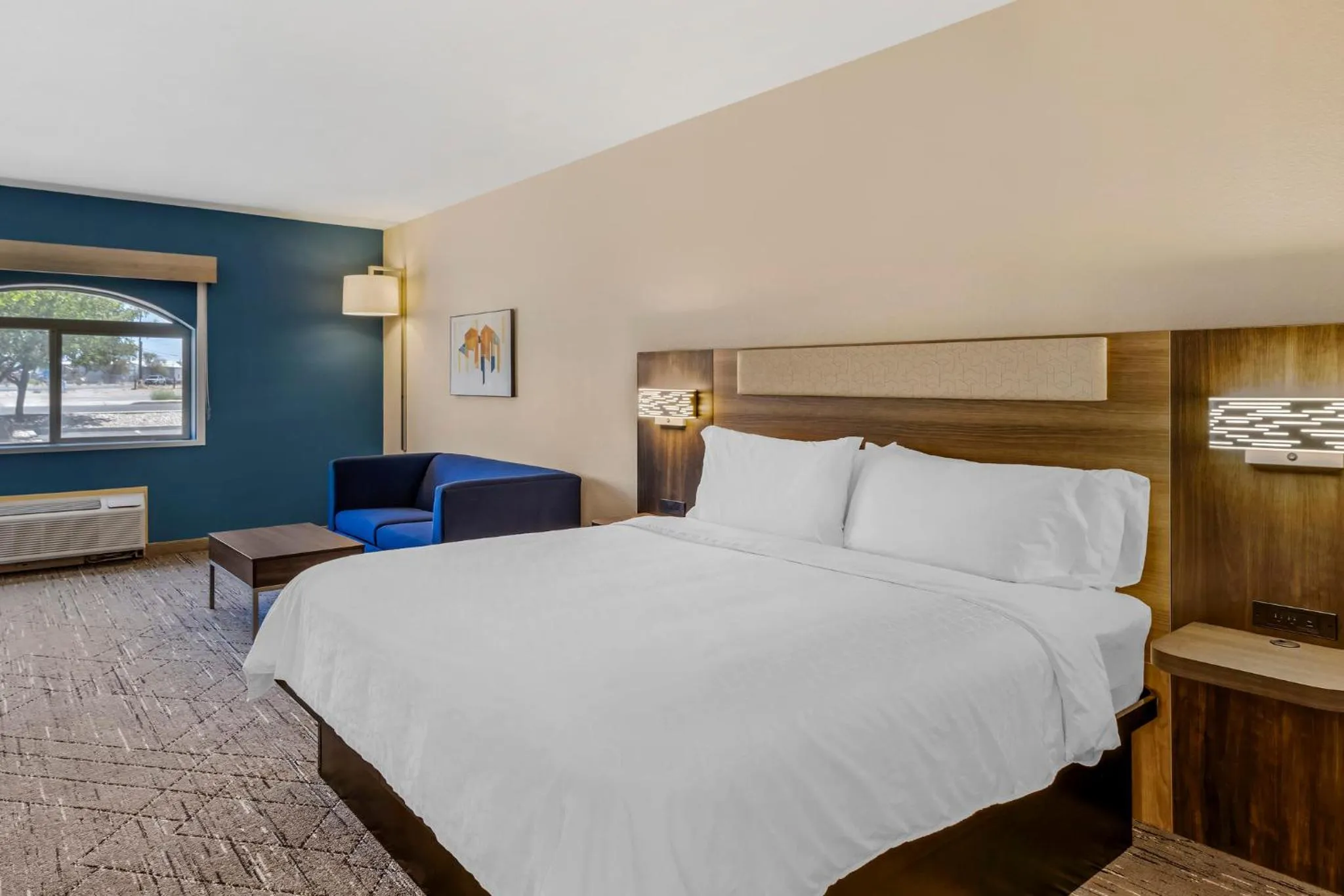 Photo of the whole room, Bed in Holiday Inn Express Fallon by IHG