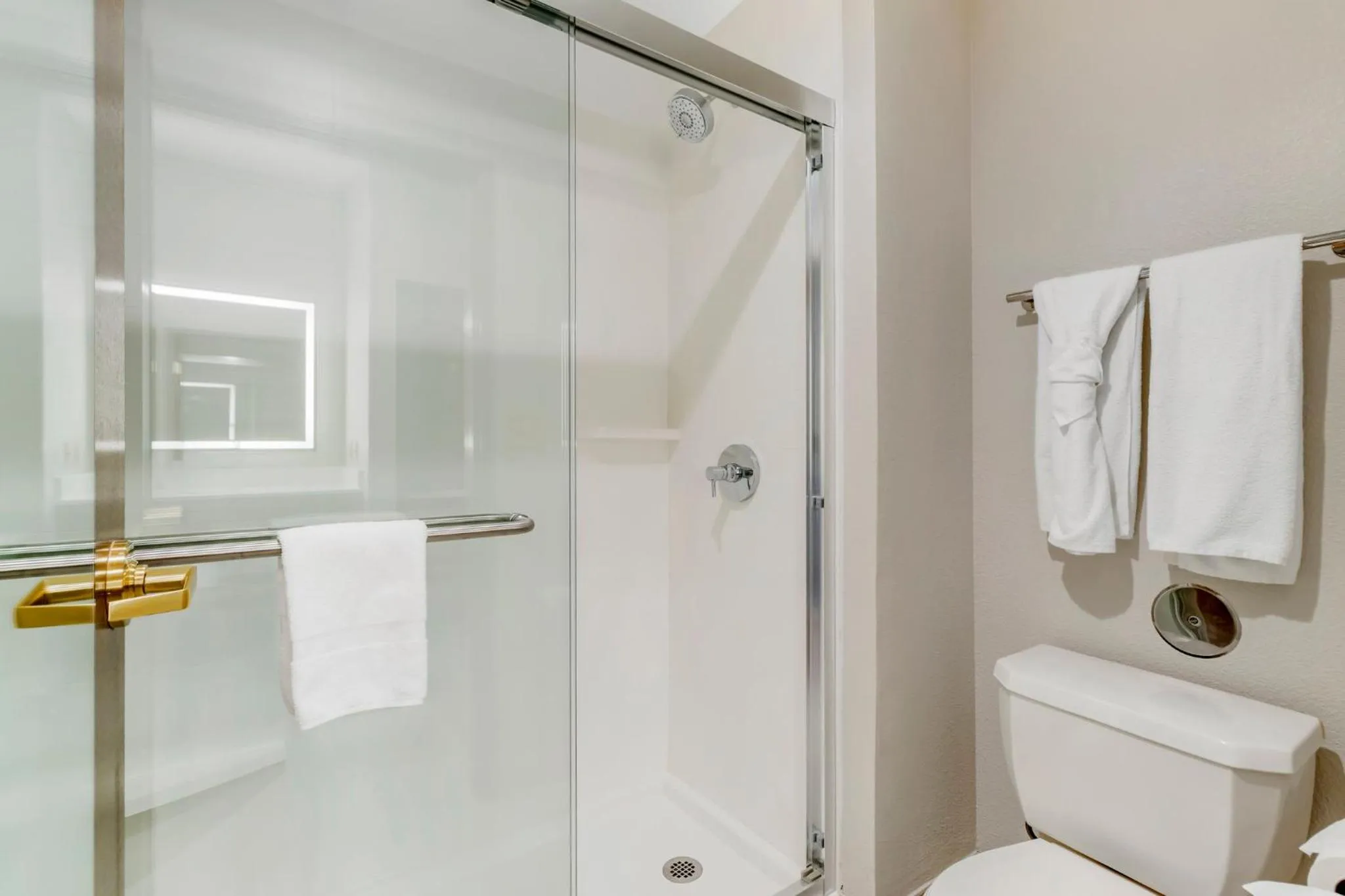 Photo of the whole room in Holiday Inn Express Fallon by IHG