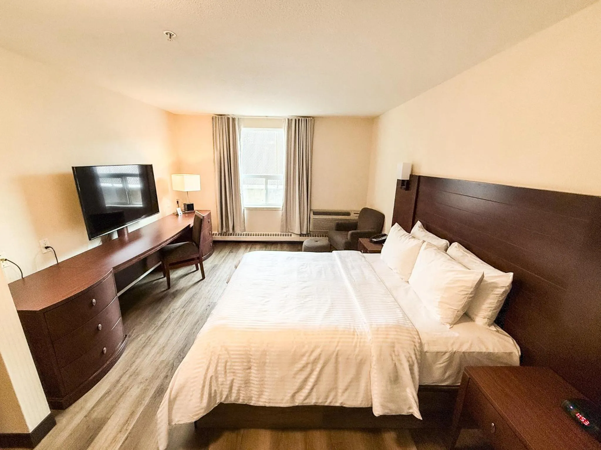 Property building, Bed in West Edmonton Mall Inn
