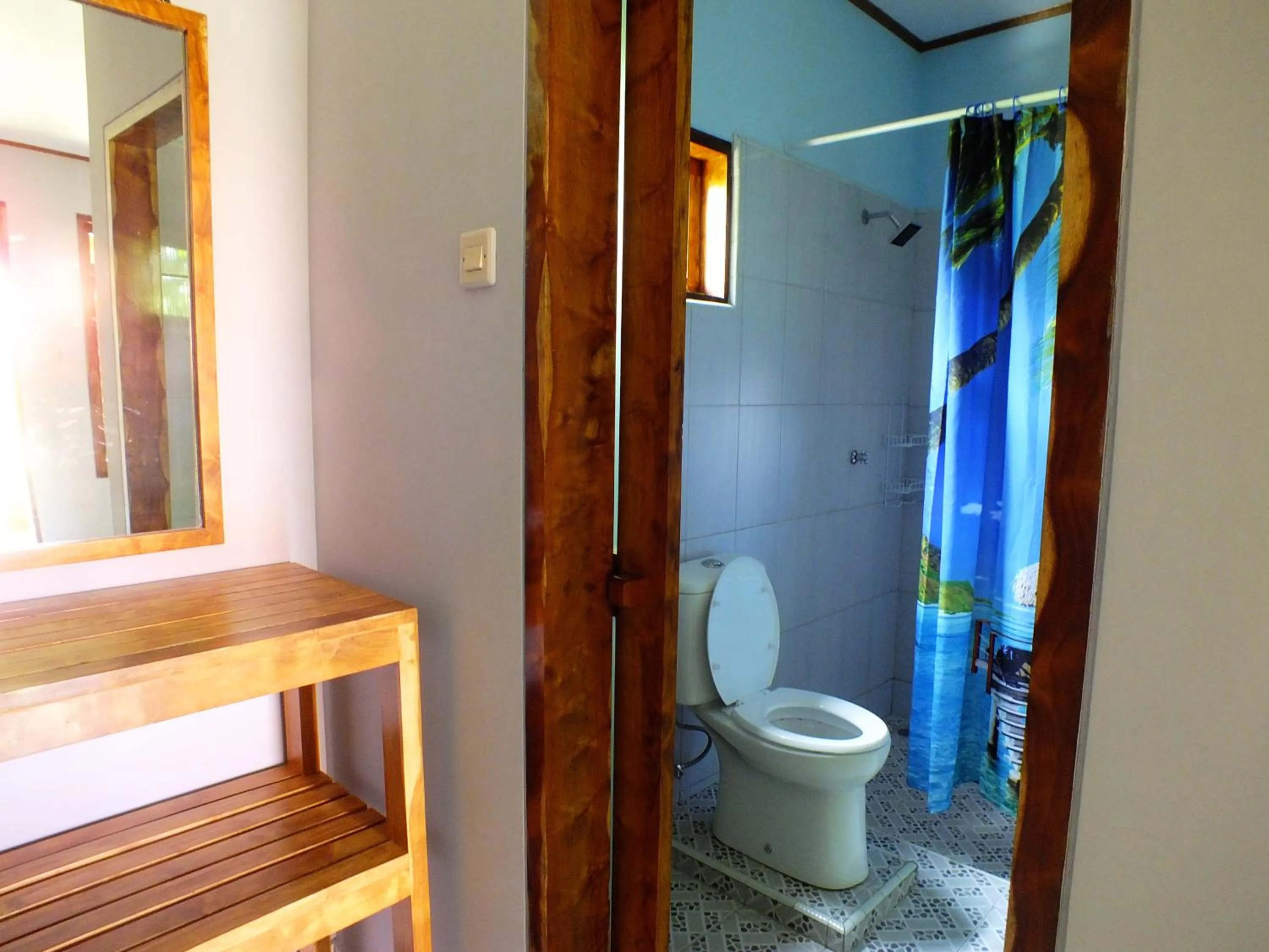 Shower in Sadati Home Stay
