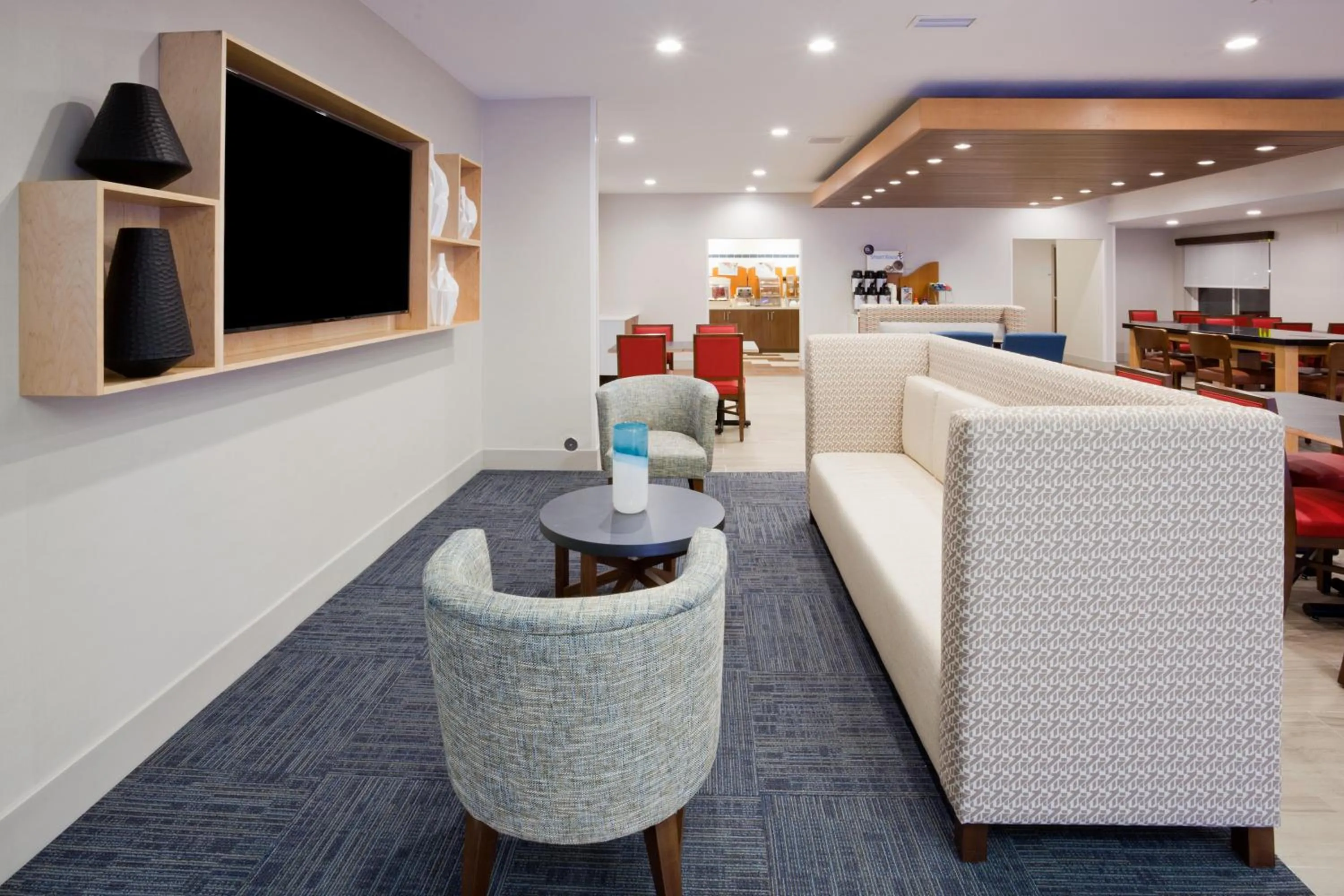 Lobby or reception in Holiday Inn Express & Suites - Dickinson by IHG