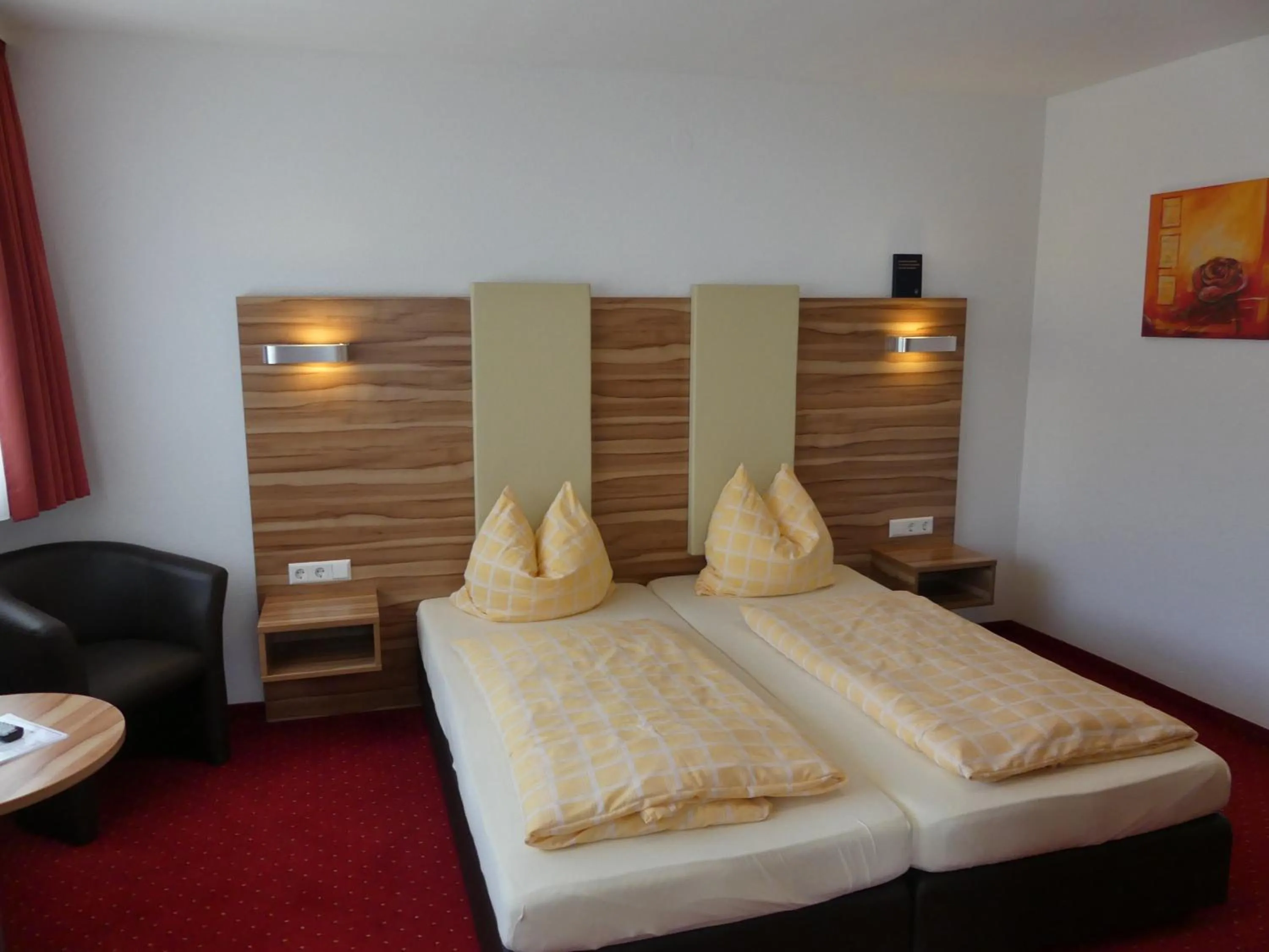 Photo of the whole room, Bed in Hotel KRONE Garni