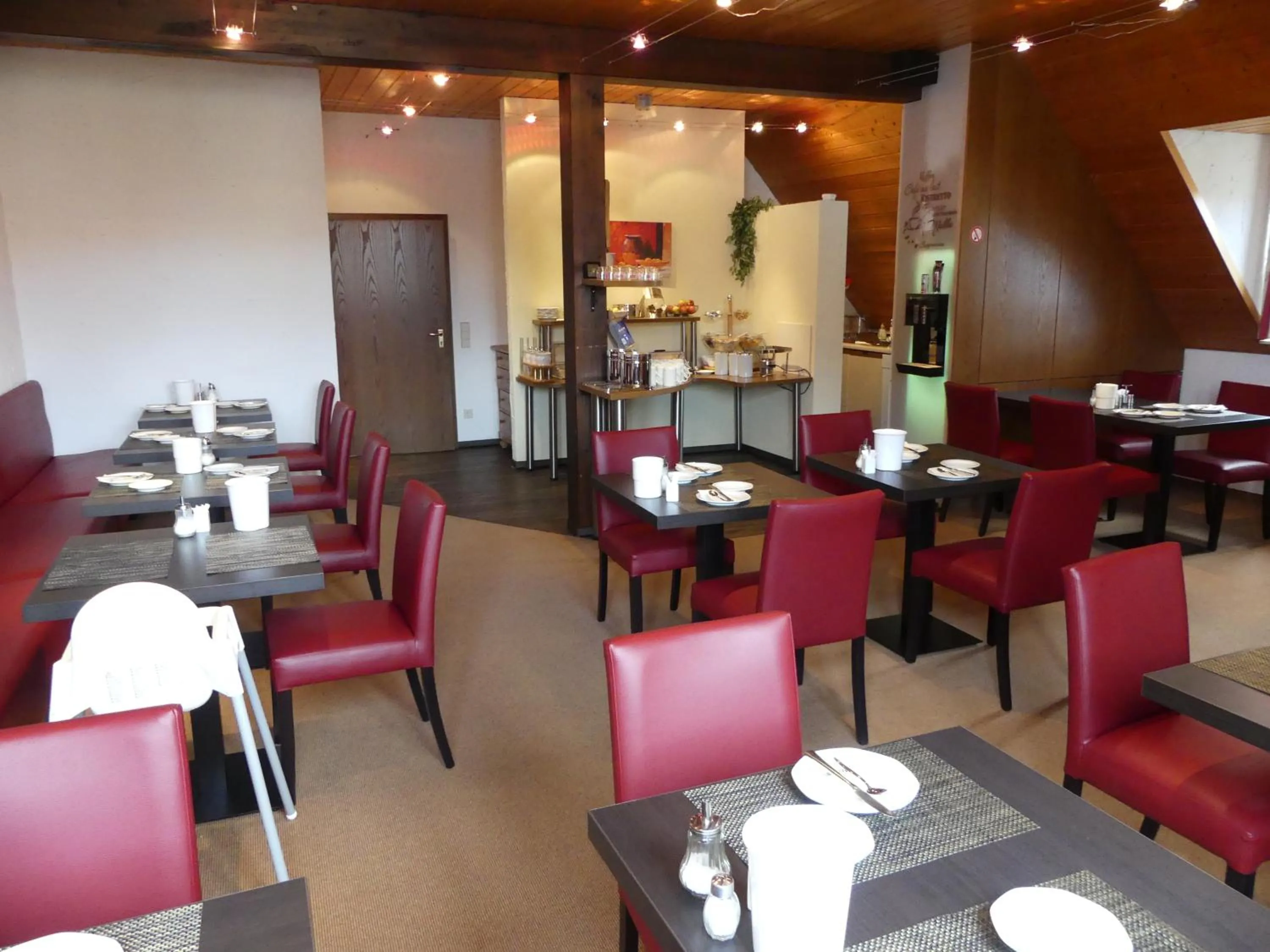 Restaurant/places to eat in Hotel KRONE Garni