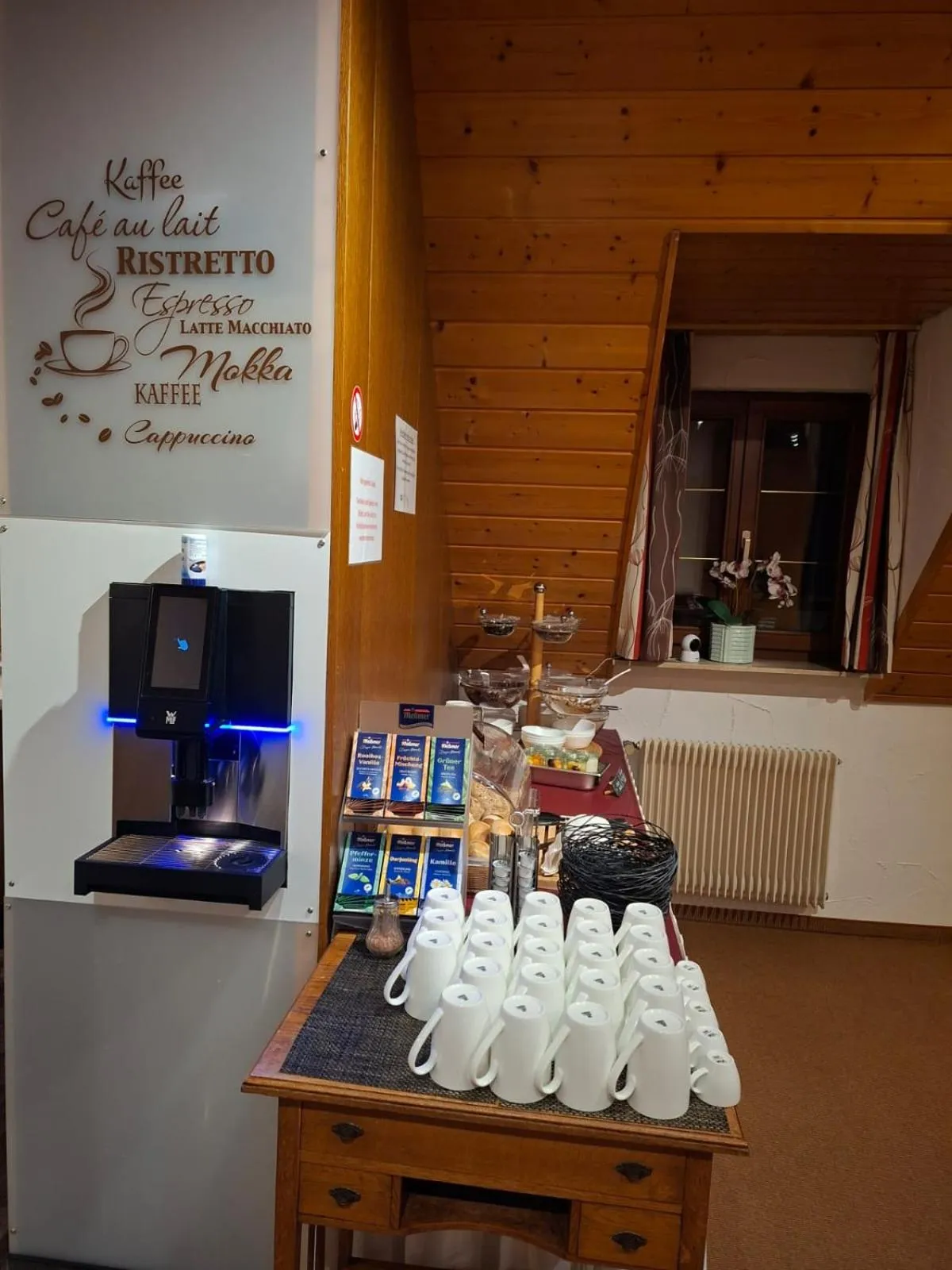 Breakfast in Hotel KRONE Garni