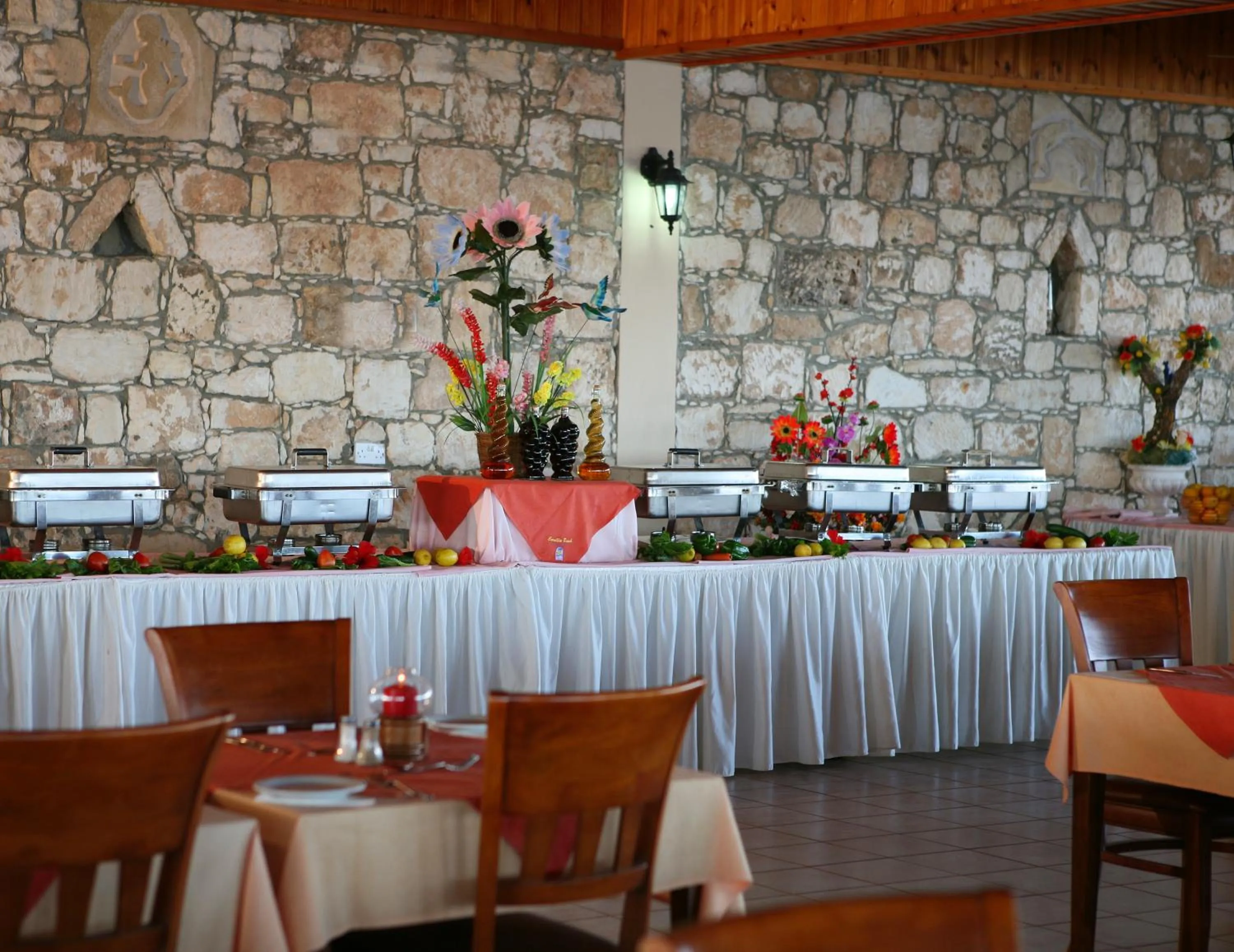 Restaurant/places to eat in Corallia Beach Hotel Apartments