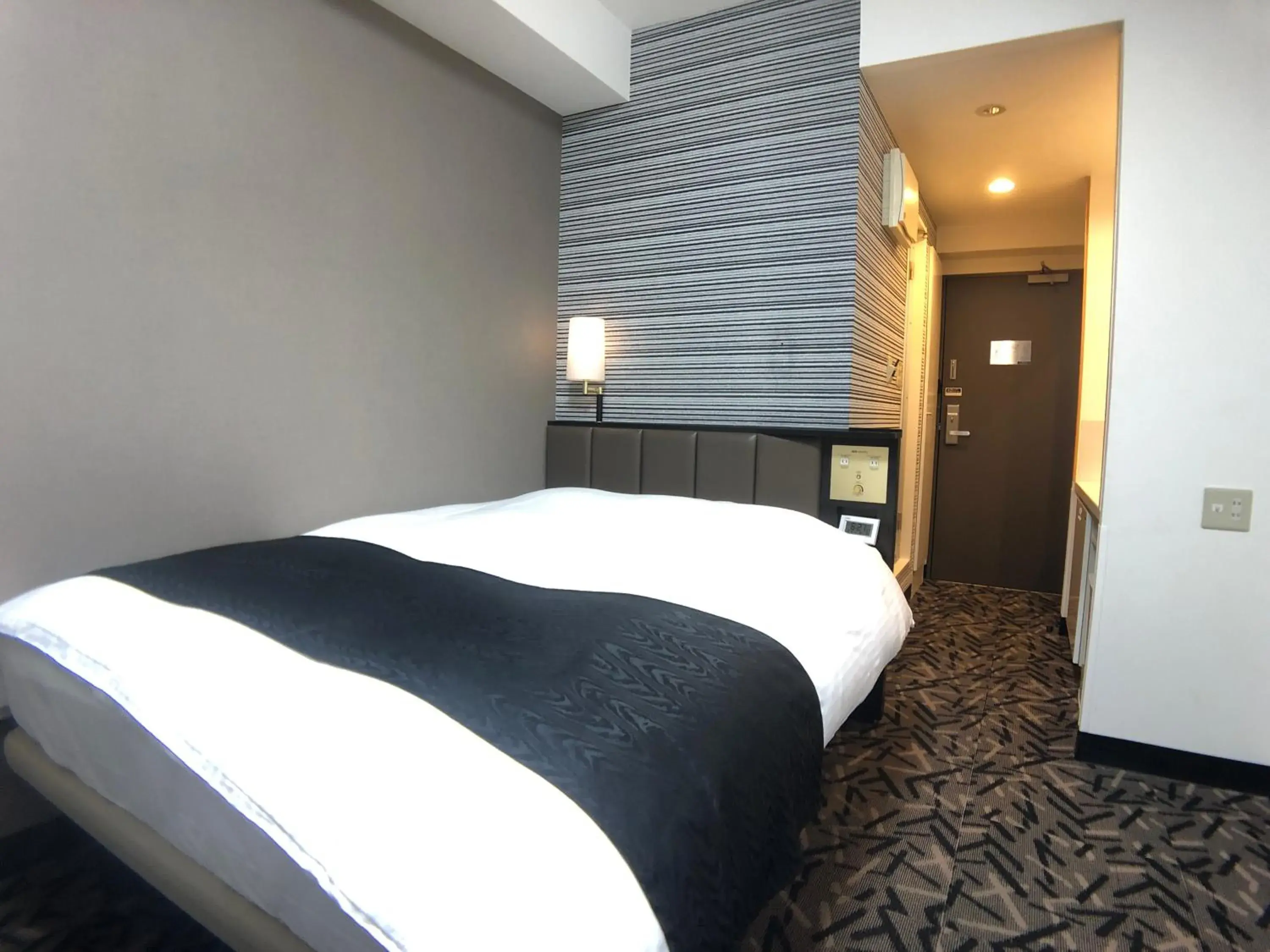 Double Room - single occupancy - Breakfast Included - Non-Smoking in APA Hotel Machidaeki-Higashi Double Room - single occupancy - Breakfast Included - Non-Smoking in APA Hotel Machidaeki-Higashi